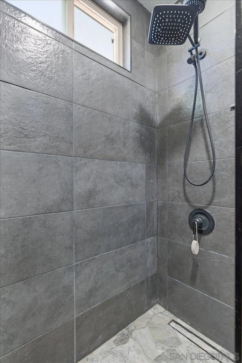 Photo #17: 250041995 Listing: Photo #17