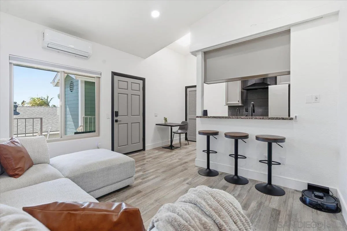 https://cdn.realtyfeed.com/cdn/127/250041995/72c70661b80b53876b2fcb5e6b6b7f05.webp