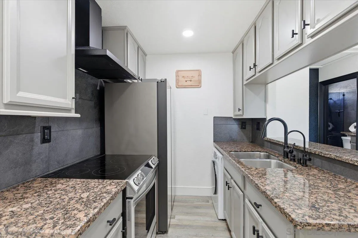 Photo #13: 250041995 Listing: Photo #13