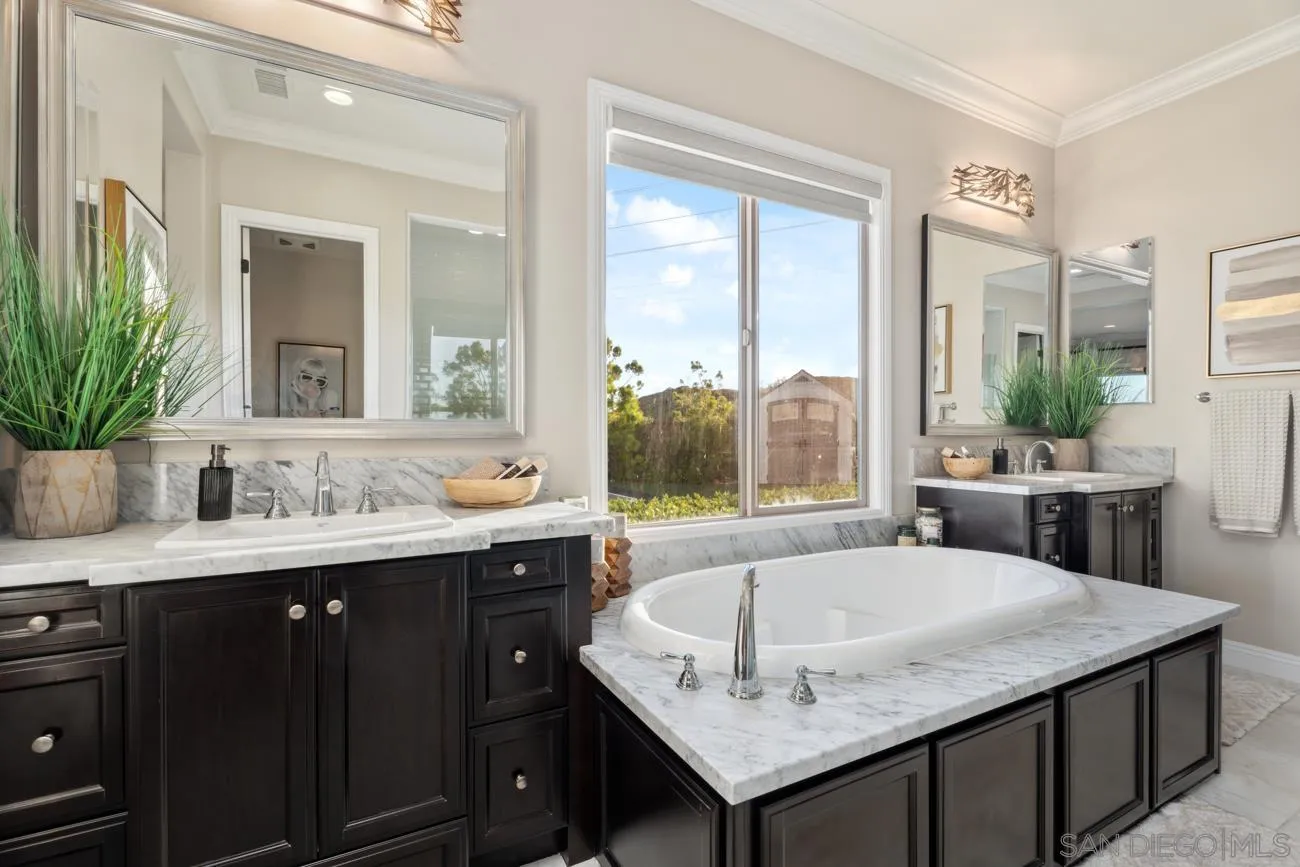 https://cdn.realtyfeed.com/cdn/127/250041996/abfb65d67616127f884853c241d0c9fc.webp