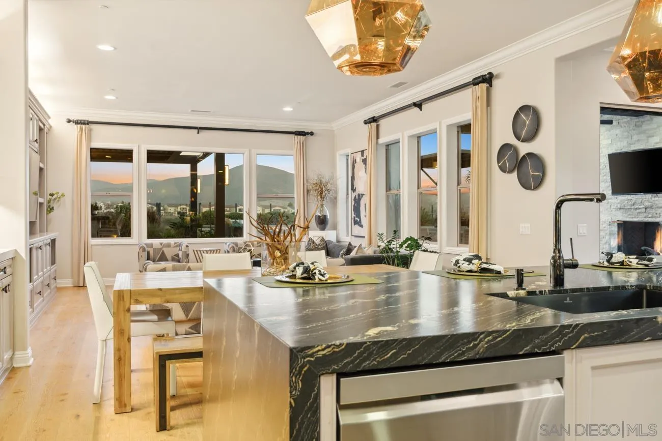 https://cdn.realtyfeed.com/cdn/127/250041996/fbeac68cd3acd6888963be2964dea2d5.webp