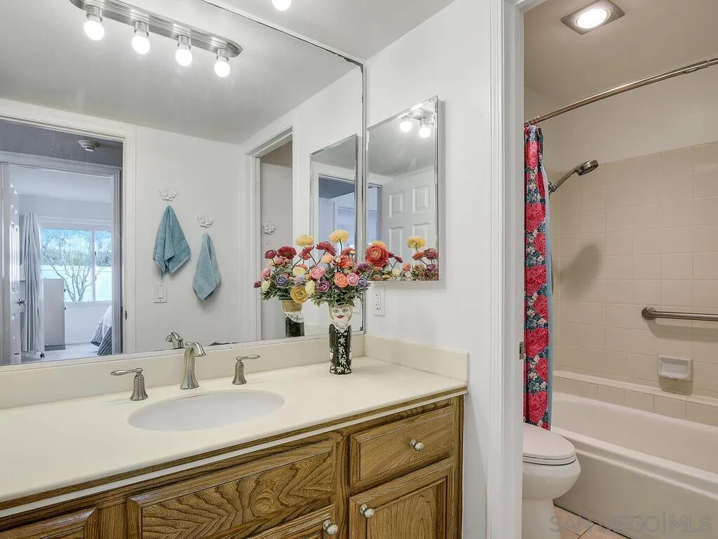 https://cdn.realtyfeed.com/cdn/127/250041998/2e39f576f8744eebaaf0b1527e7c8377.webp
