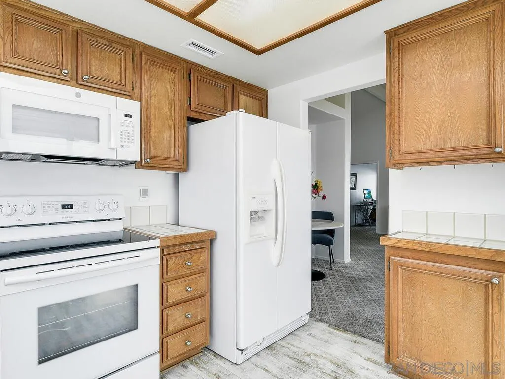 https://cdn.realtyfeed.com/cdn/127/250041998/67dc1a2b508903c856783e1d5f70cdf2.webp