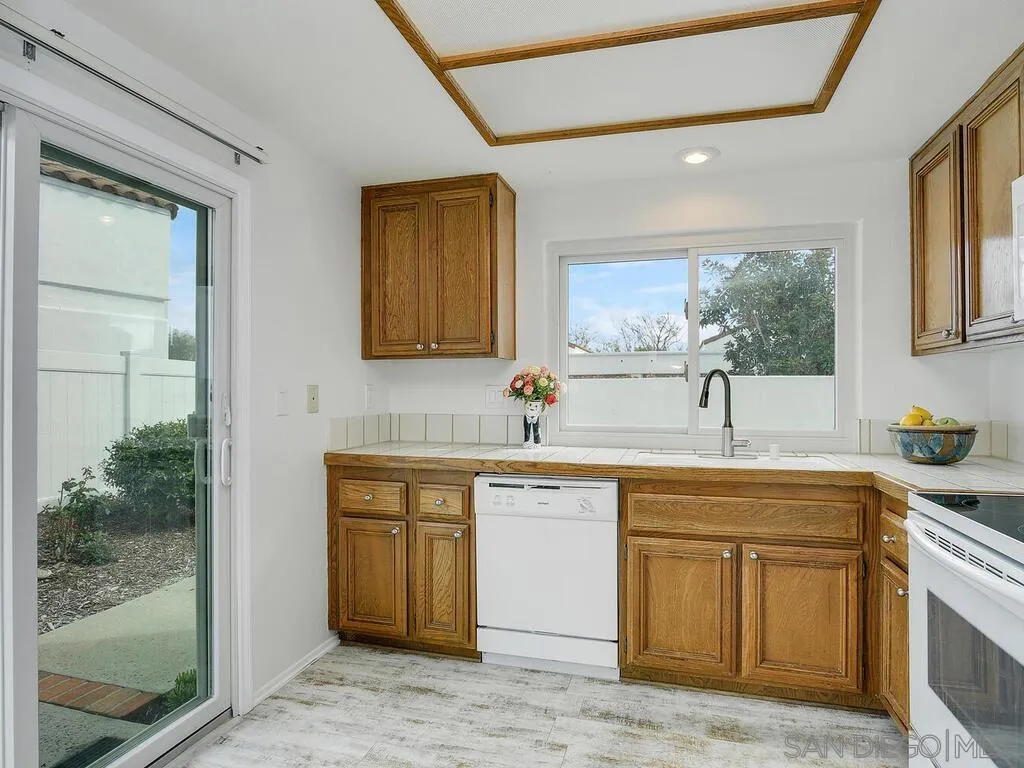 https://cdn.realtyfeed.com/cdn/127/250041998/ec1fc07f010a0caaff605cbcf05ac2b2.webp