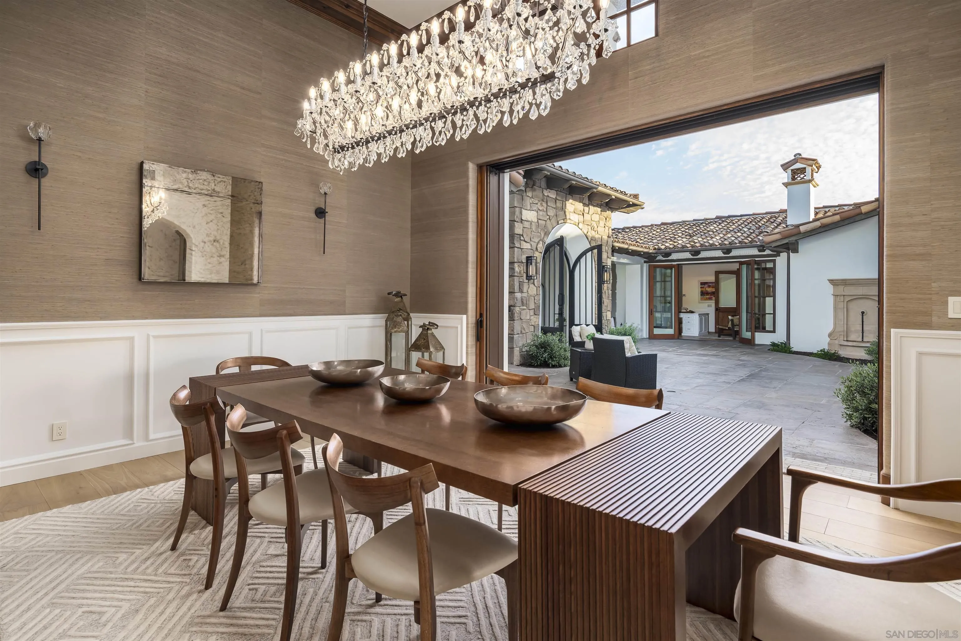 https://cdn.realtyfeed.com/cdn/127/250042001/e2a90b82ca367c9d34dcf87442a4e8bd.webp