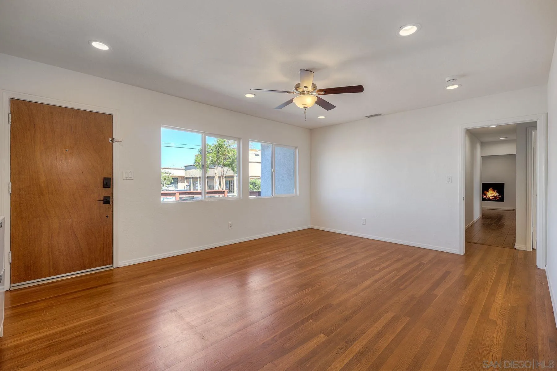 https://cdn.realtyfeed.com/cdn/127/250042005/b1857dbeed08f62fb18764d1b2346dd5.webp