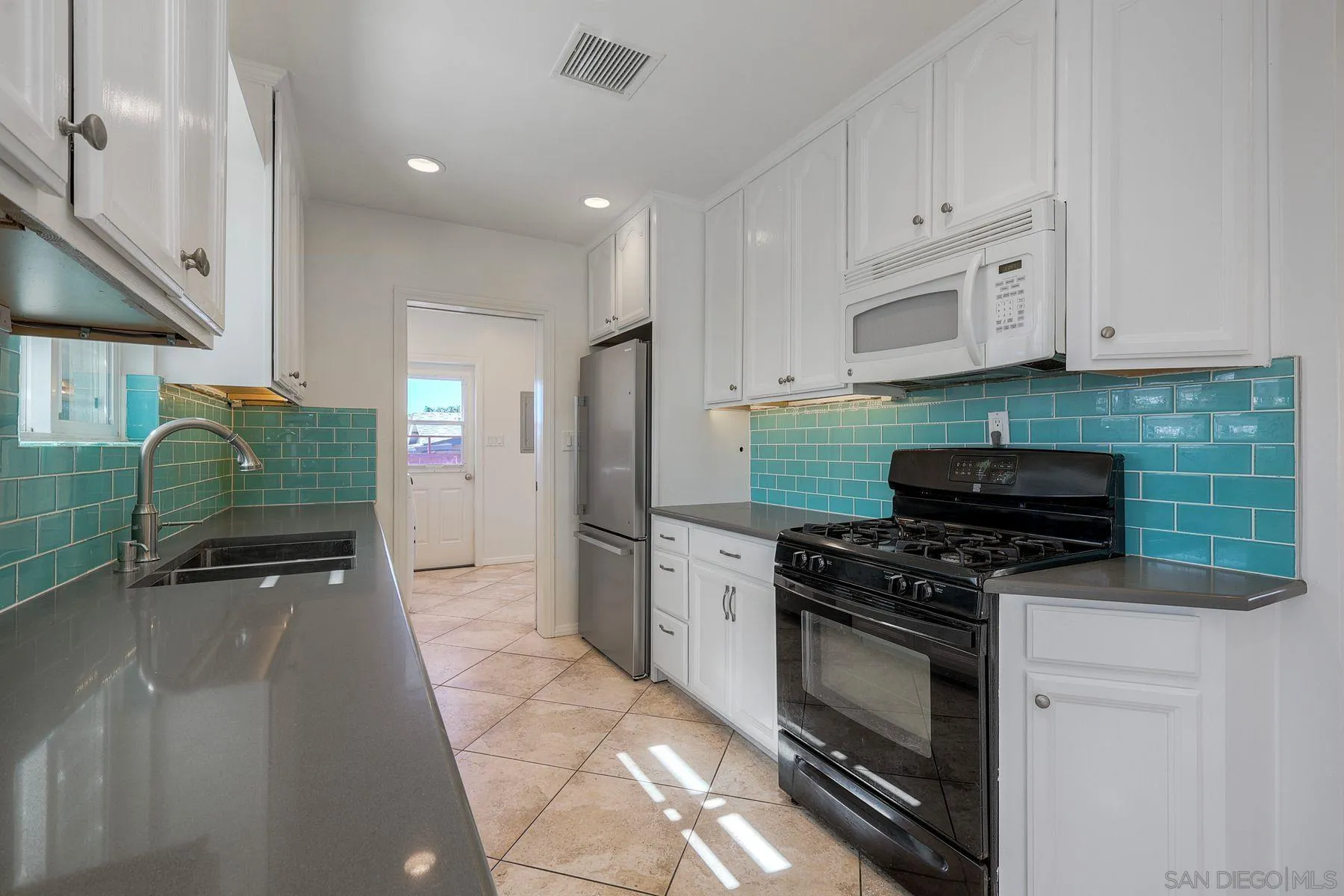 https://cdn.realtyfeed.com/cdn/127/250042005/c204af3d1f196c5a2c1b17477d6c1a46.webp