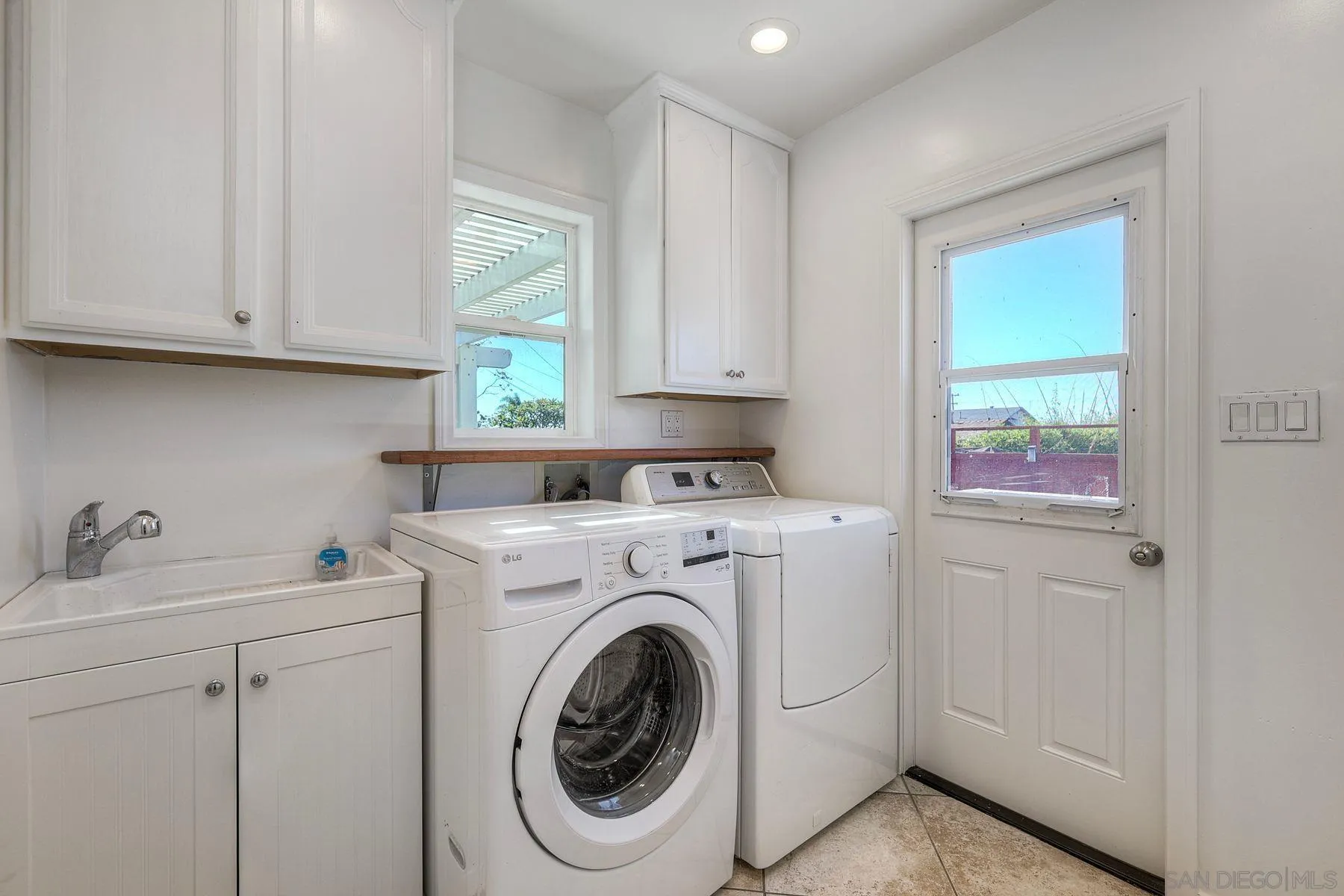 https://cdn.realtyfeed.com/cdn/127/250042005/f0c68896c4655575e8824e728a42ca44.webp