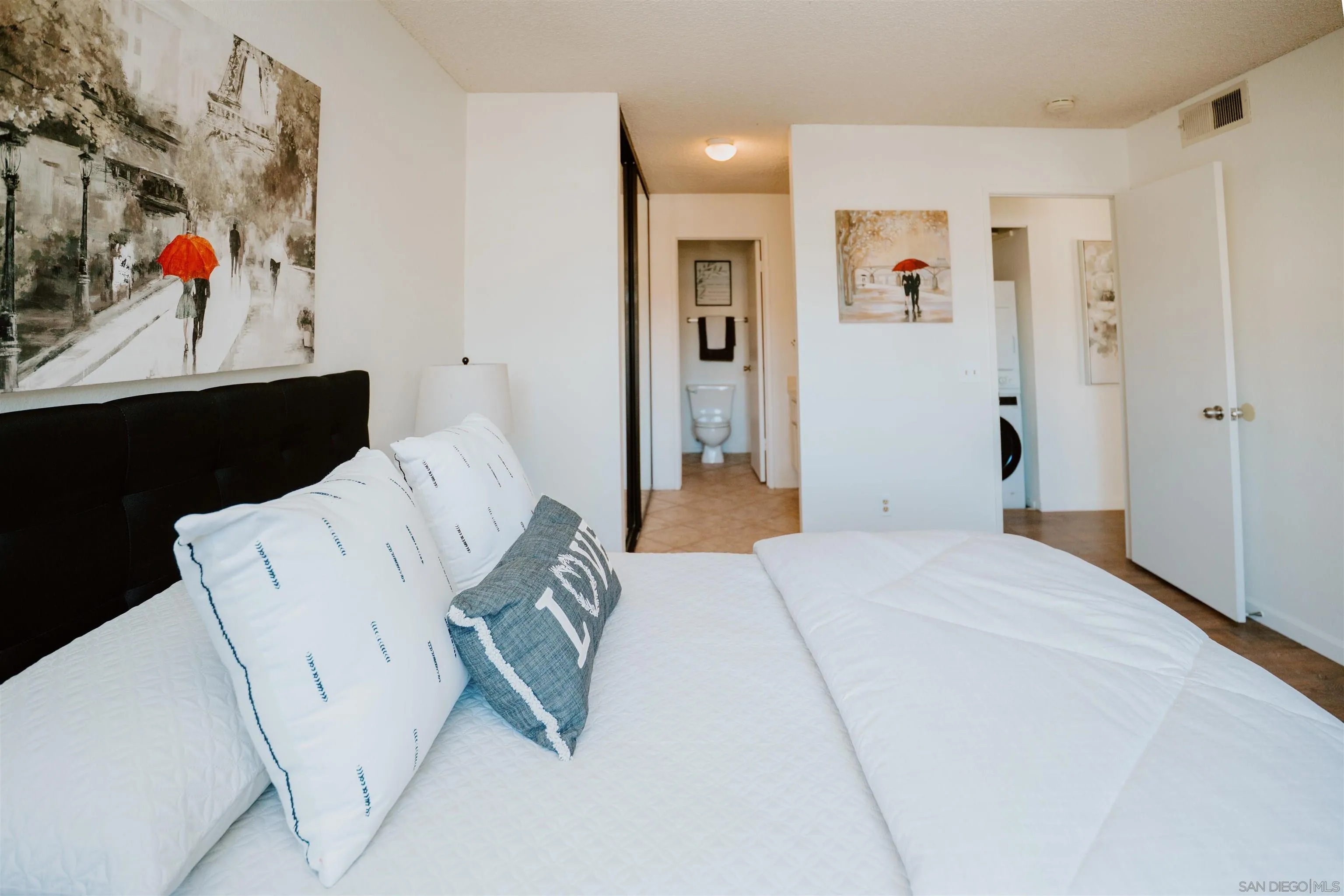 https://cdn.realtyfeed.com/cdn/127/250042010/d284e64afd24068cc4fa2f32d20d41ca.webp