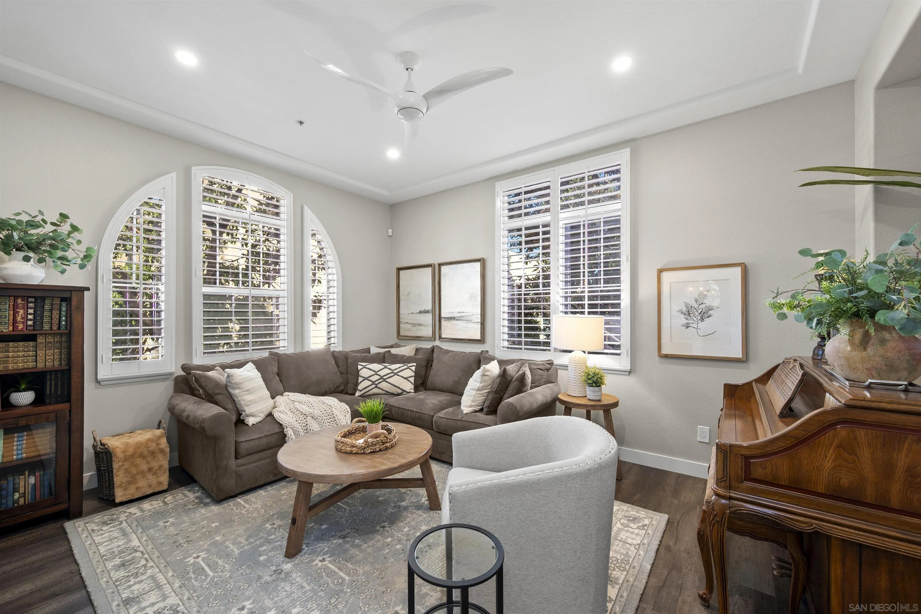 https://cdn.realtyfeed.com/cdn/127/250042014/9f5b99727041a68d6fa210877c9614f9.webp