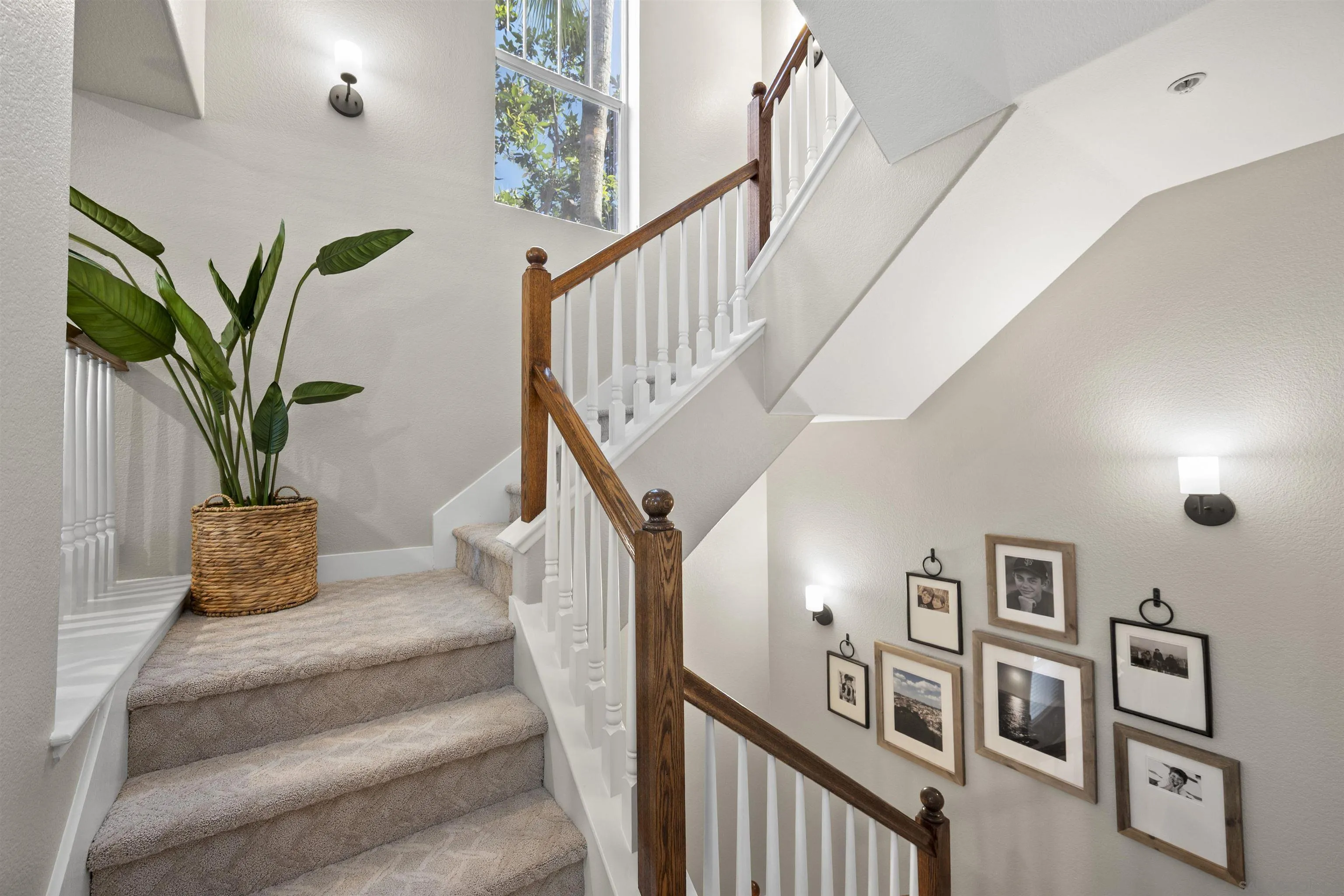 https://cdn.realtyfeed.com/cdn/127/250042014/b325b77cba77242e27f7ba239c9fef71.webp