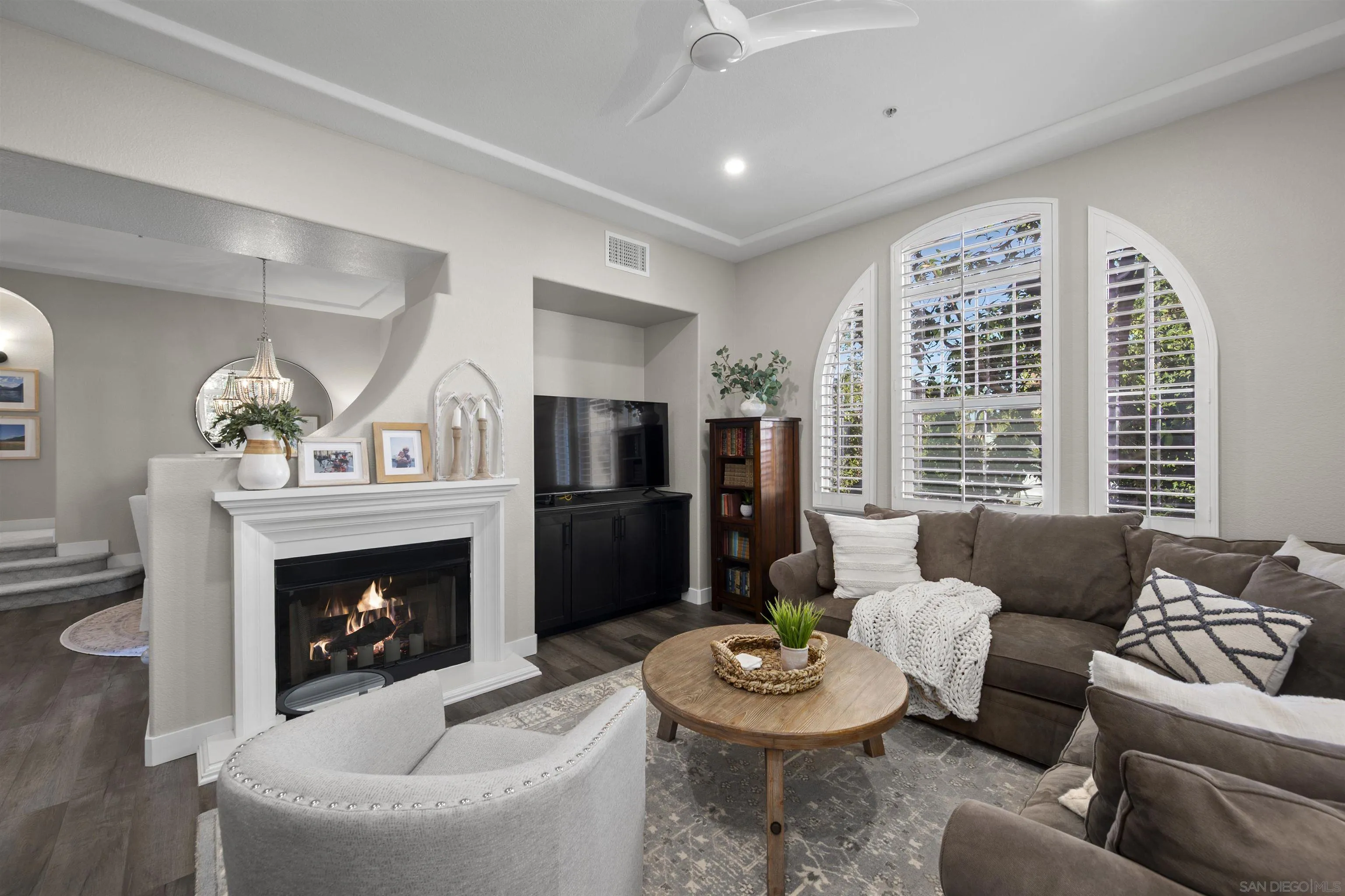 https://cdn.realtyfeed.com/cdn/127/250042014/b3d0ab234a070e75125057a6dfaa0887.webp