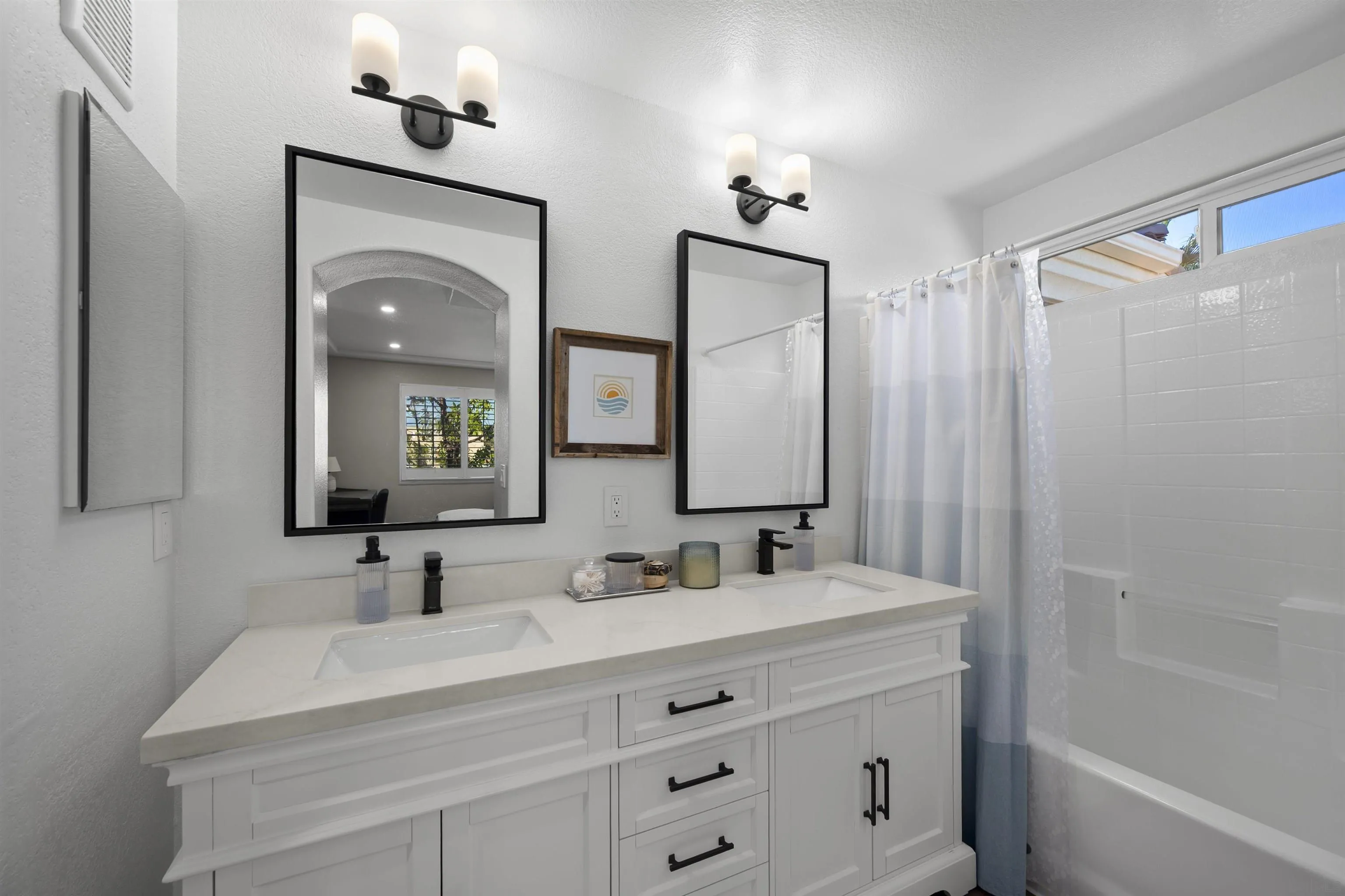 https://cdn.realtyfeed.com/cdn/127/250042014/c77e9382775545902079c52f5f993011.webp