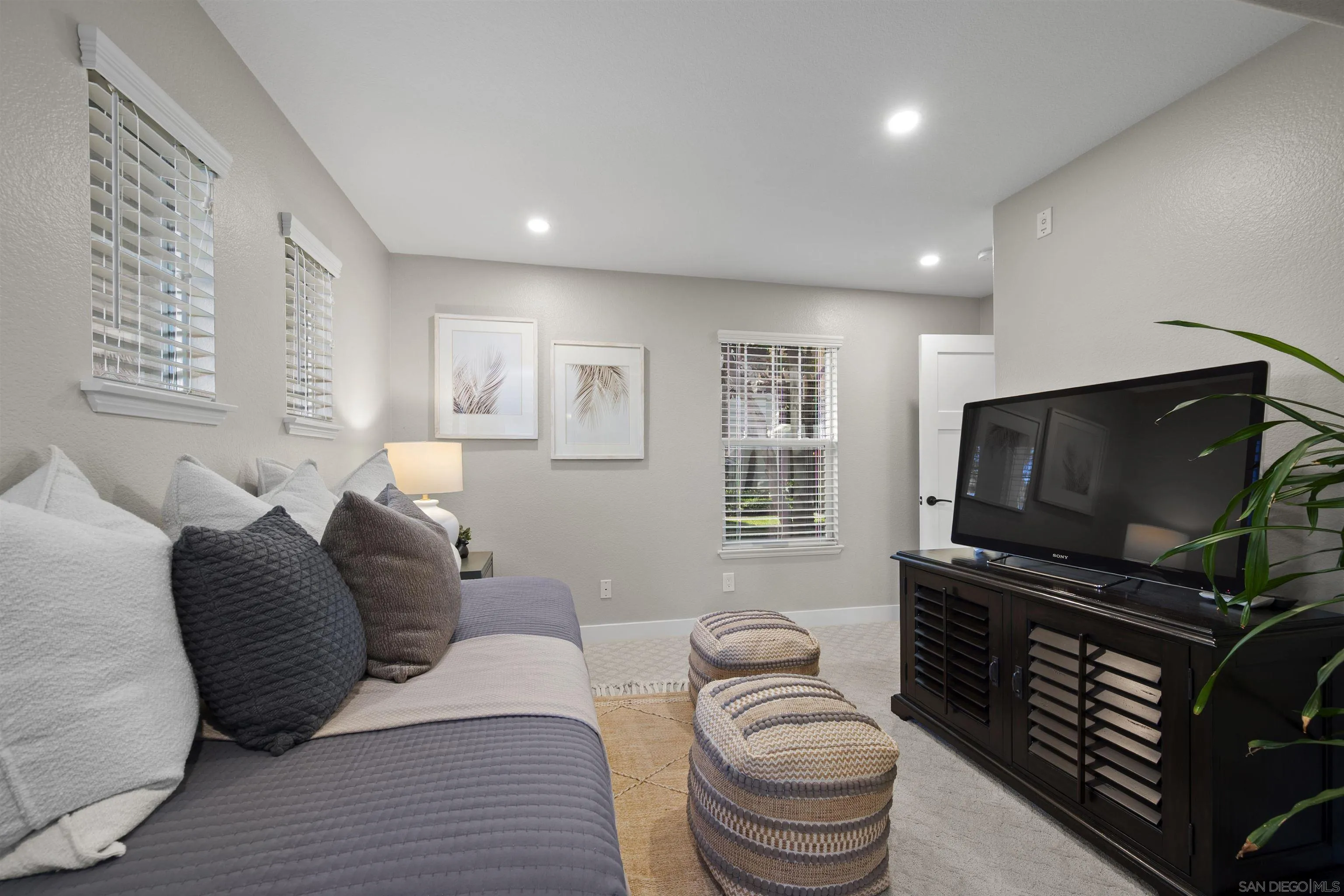 Photo #3: 250042014 Listing 