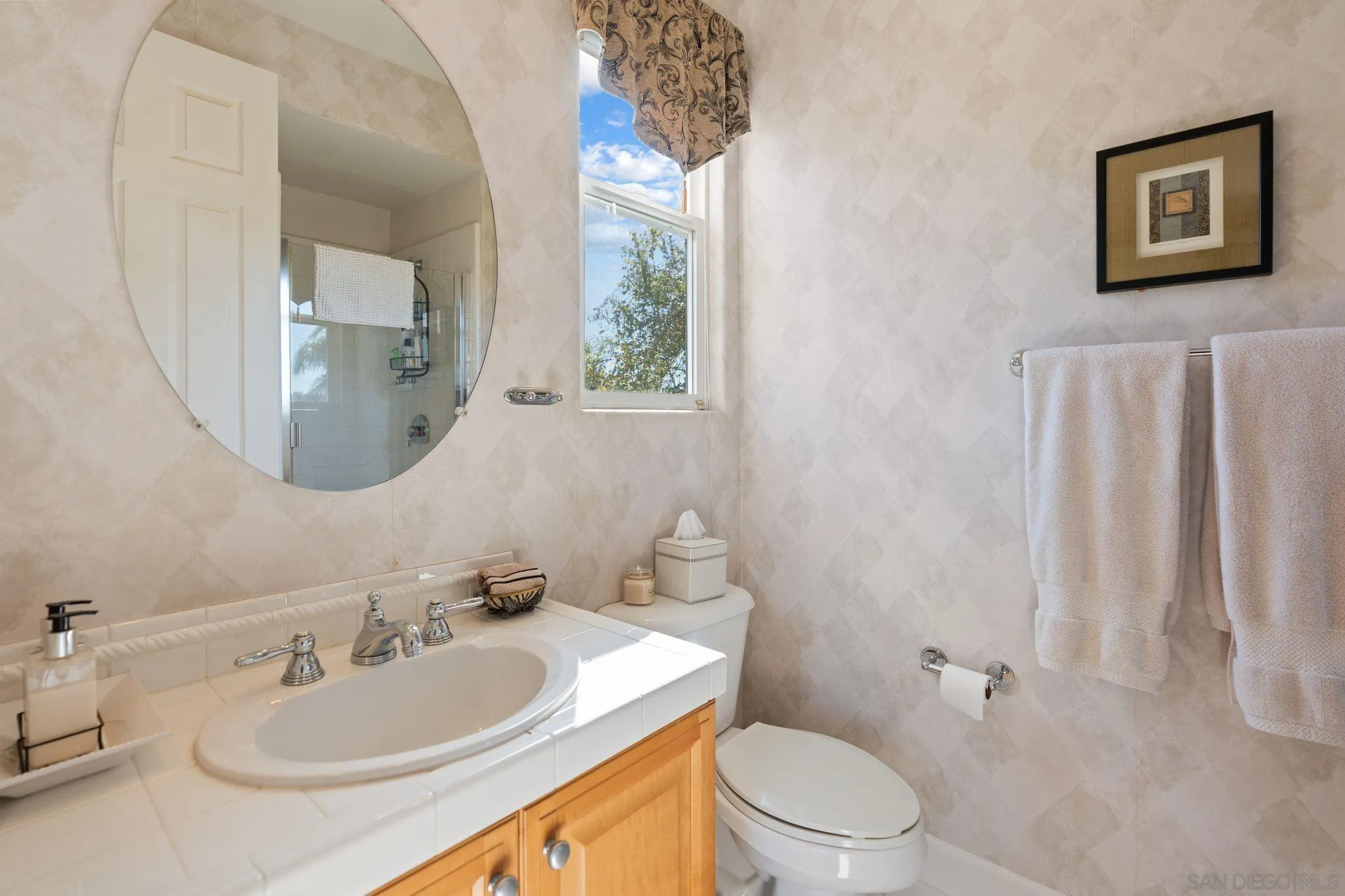 https://cdn.realtyfeed.com/cdn/127/250042016/1fdc7fa731f24b51d49bd3babc5d9501.webp