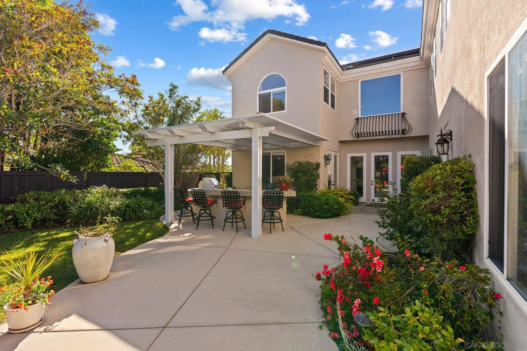 https://cdn.realtyfeed.com/cdn/127/250042016/6927f7889bfa7fe360ebe2fd56b2c665.webp