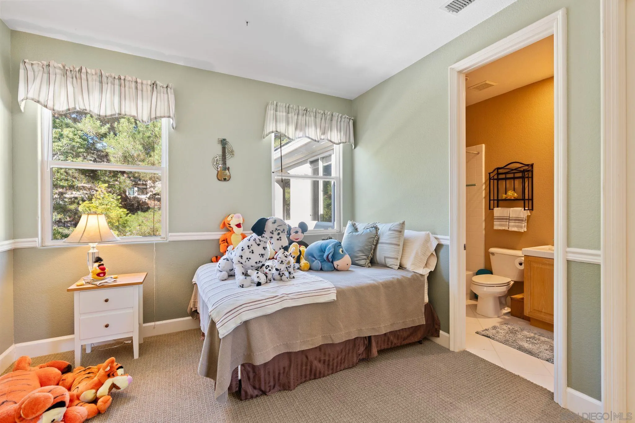 https://cdn.realtyfeed.com/cdn/127/250042016/84d53280190c65f79d086b23a7fe6366.webp