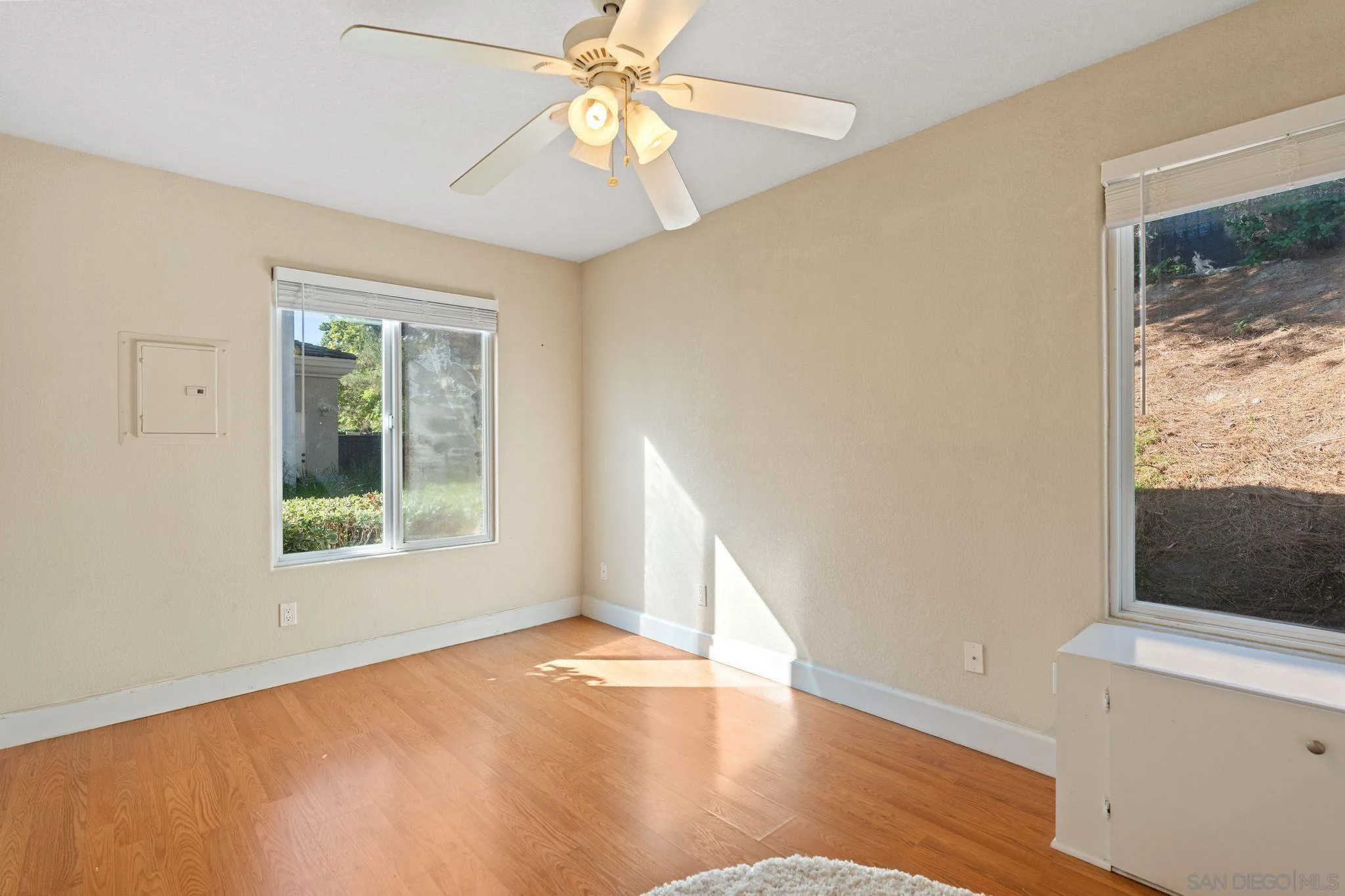 https://cdn.realtyfeed.com/cdn/127/250042016/9d49014cc3a33be5b7bb7d3544673806.webp