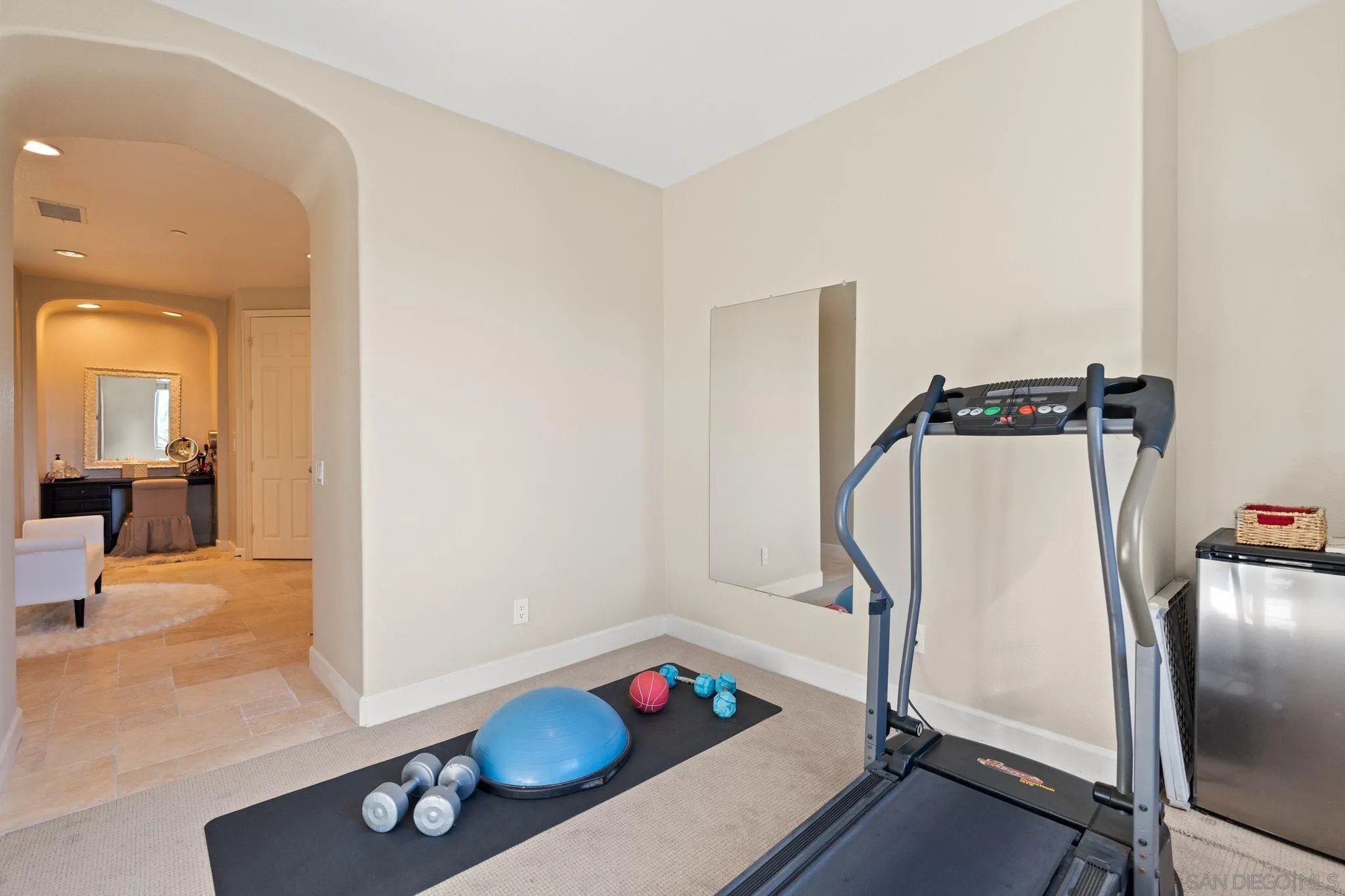https://cdn.realtyfeed.com/cdn/127/250042016/b3a230ed5c0dbda16db95ddb2ba1ce2a.webp