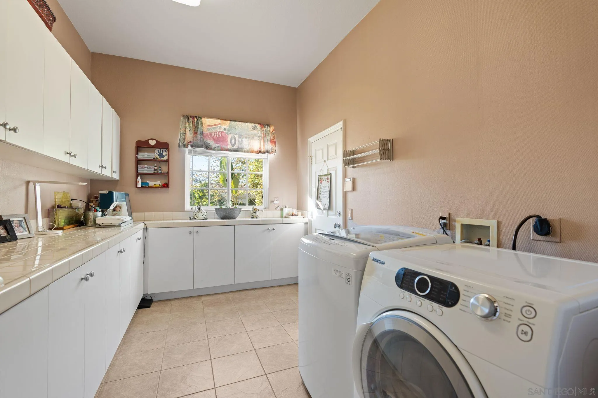 https://cdn.realtyfeed.com/cdn/127/250042016/beb1f0681746b80089cf882ae27f8e5a.webp