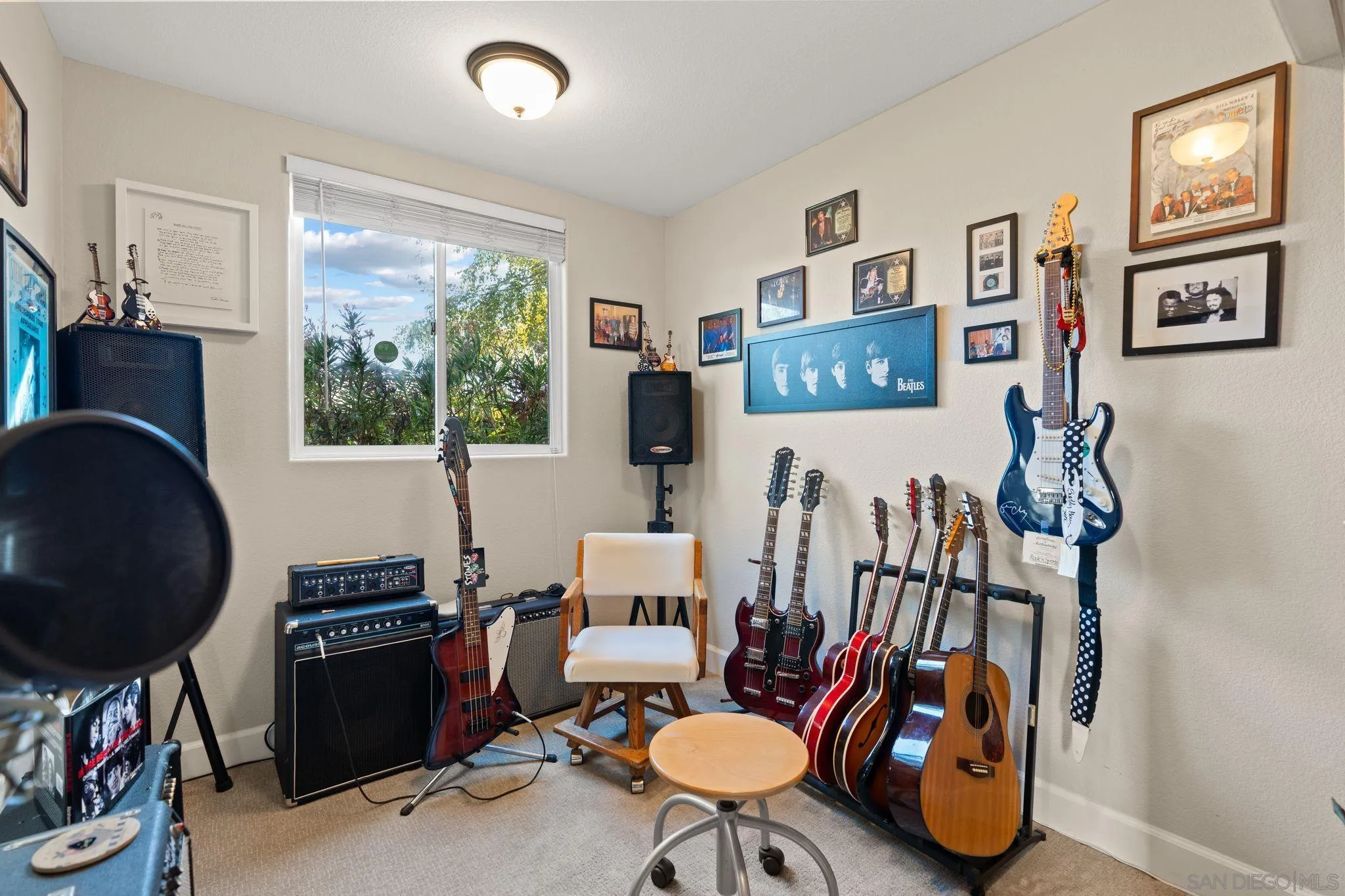 https://cdn.realtyfeed.com/cdn/127/250042016/bfd8e10eba3015a191a3ae45922f94f9.webp