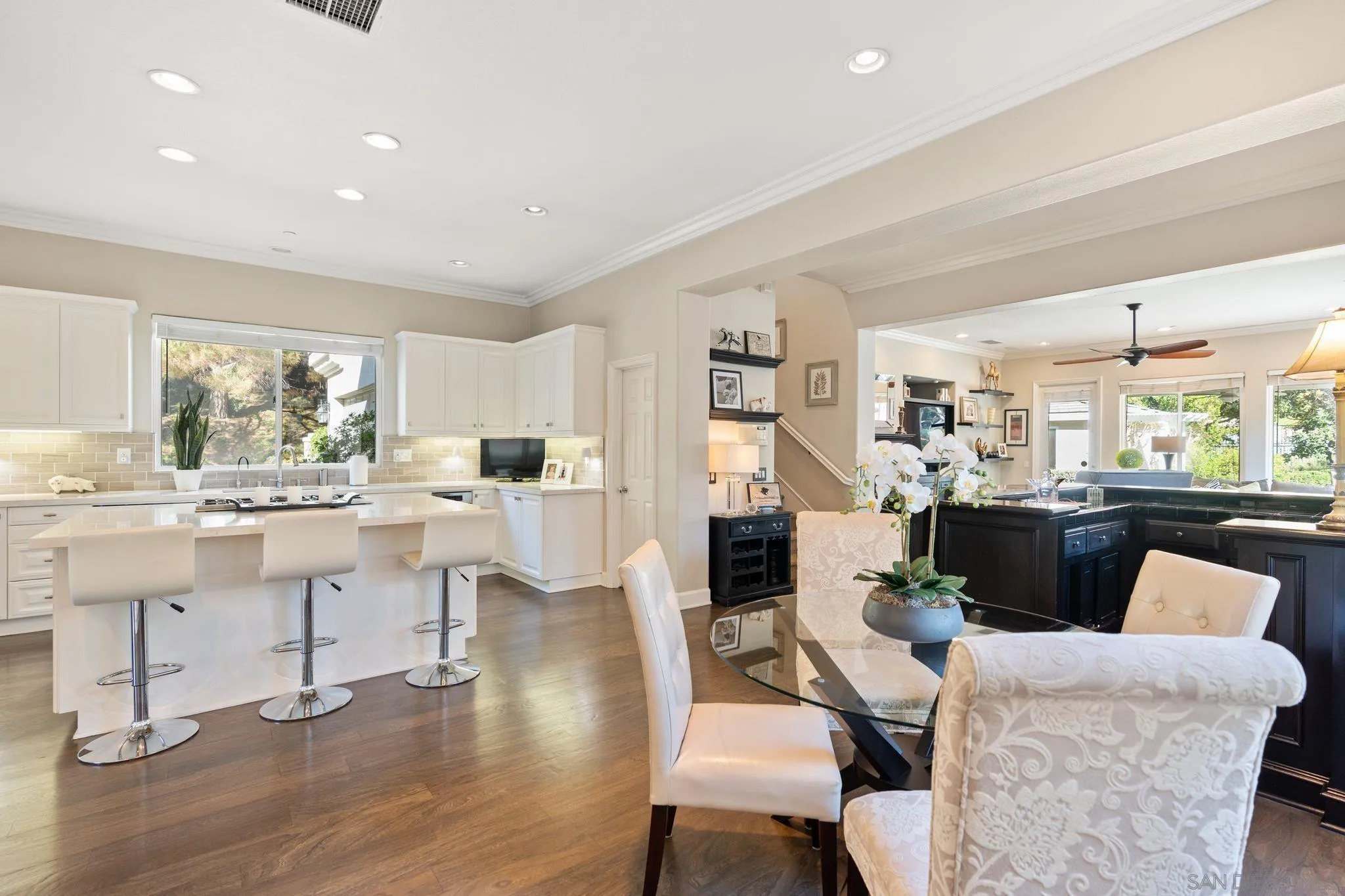 https://cdn.realtyfeed.com/cdn/127/250042016/c1c9aefafe3ed070369dabc7beee96bd.webp