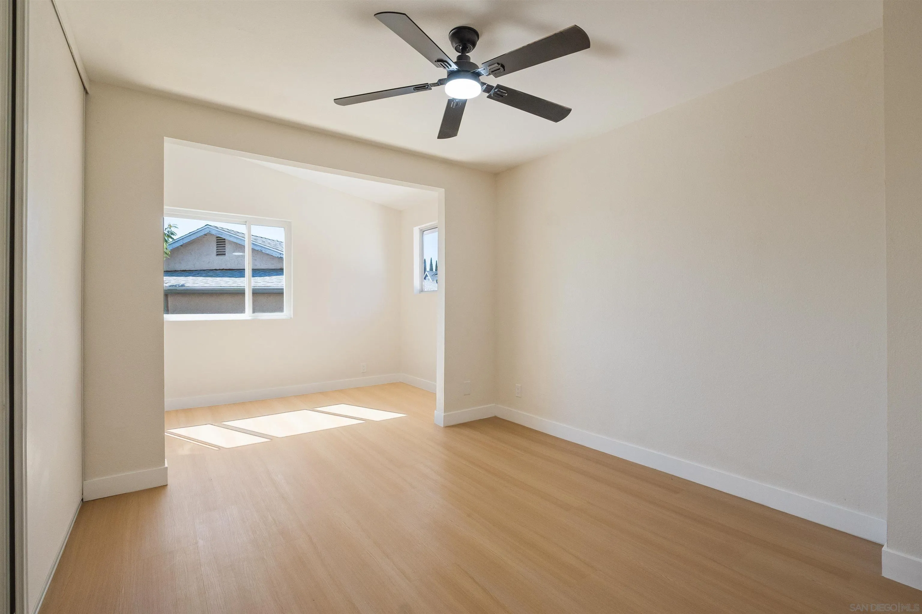https://cdn.realtyfeed.com/cdn/127/250042017/29cd35ecfcbece867d76e5c070e5c87d.webp