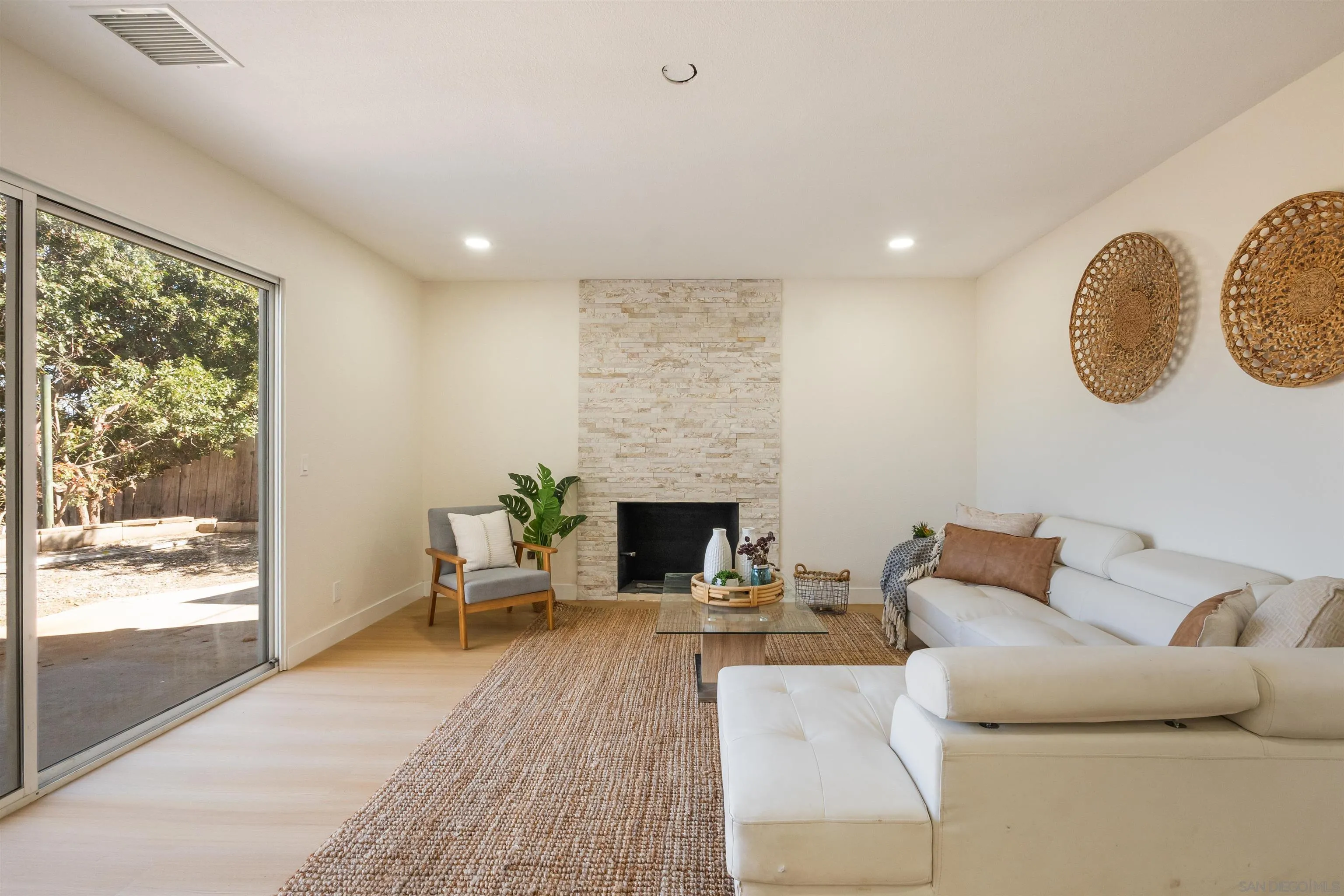 https://cdn.realtyfeed.com/cdn/127/250042017/368d4499be46d8883805c2135a79b01c.webp