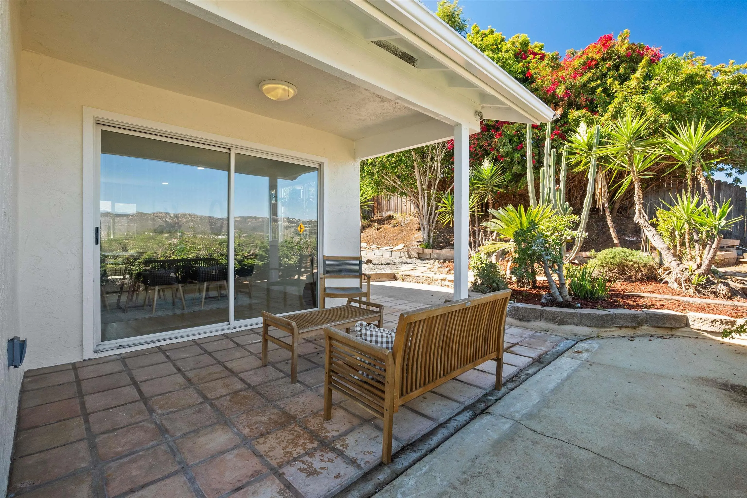 https://cdn.realtyfeed.com/cdn/127/250042017/38d26a9d1fd7de01ab4df680a8ec5670.webp