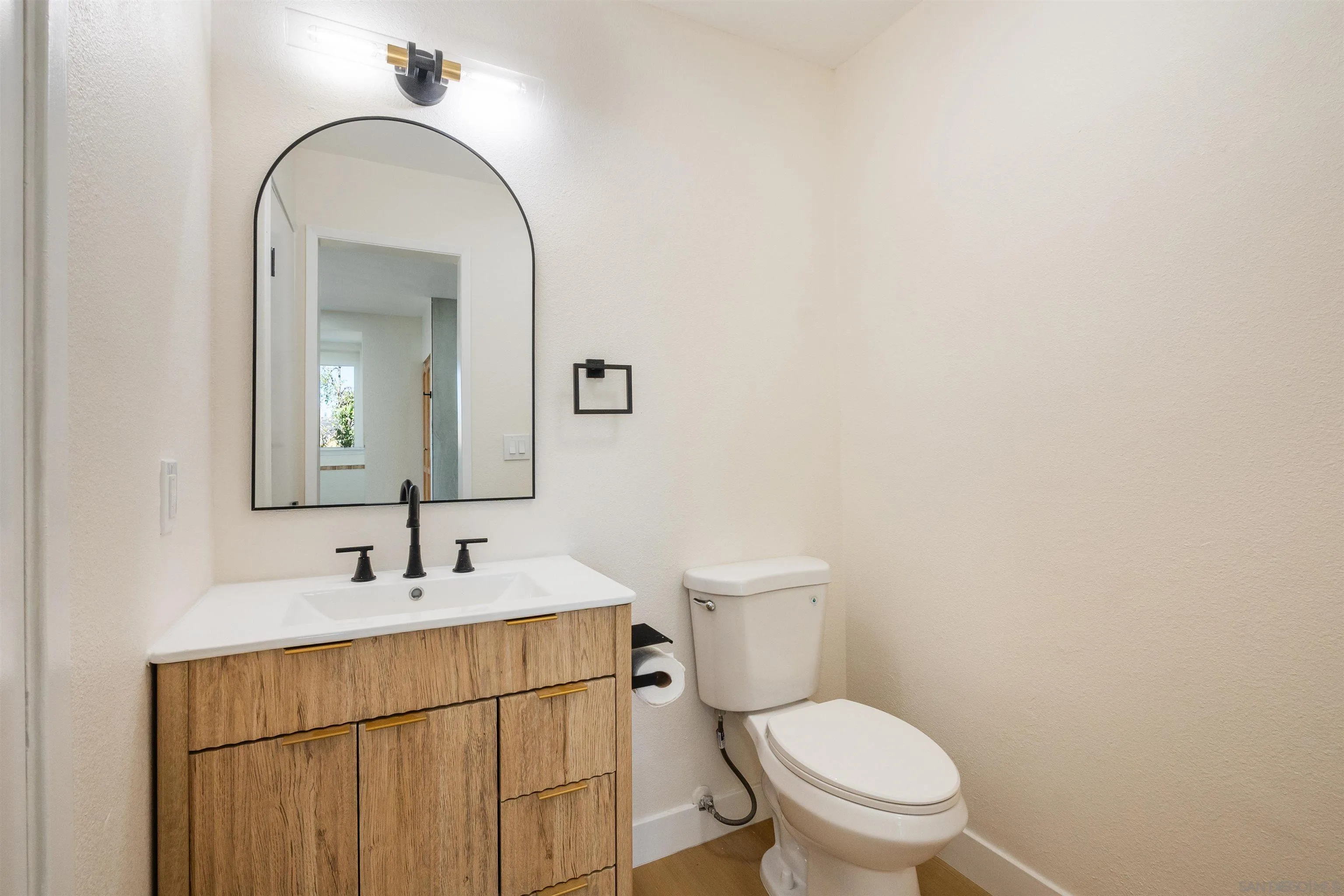https://cdn.realtyfeed.com/cdn/127/250042017/4c91cb3b9038152bf61a6ab5ede48ef2.webp