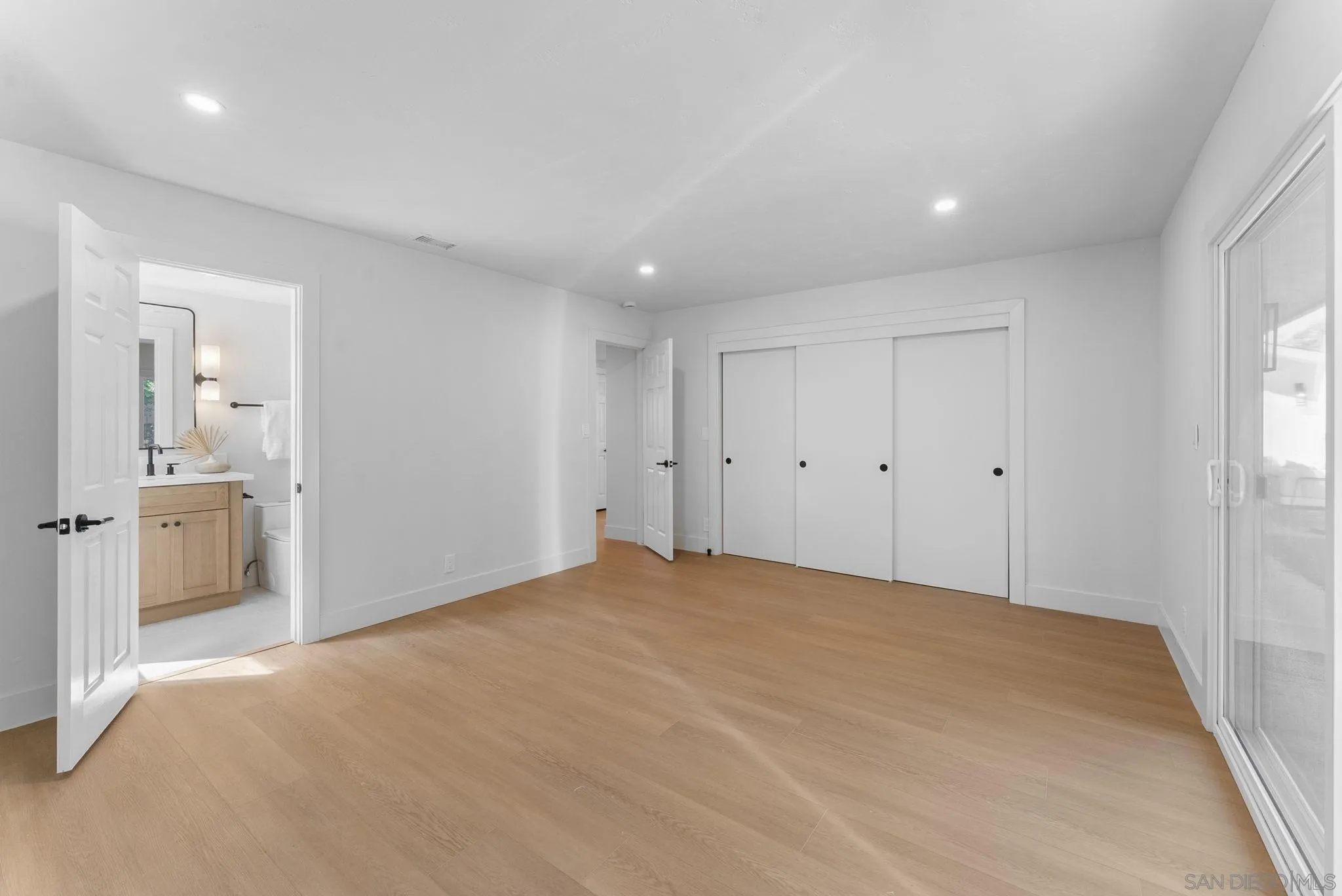 https://cdn.realtyfeed.com/cdn/127/250042019/1905d342febb135f11fca885014fbd8f.webp