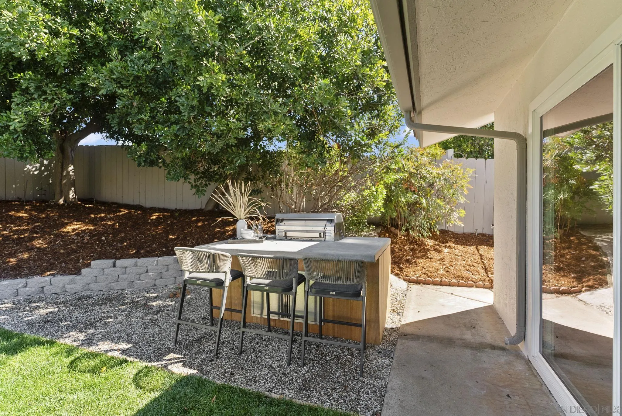 https://cdn.realtyfeed.com/cdn/127/250042019/a5a7f04f97e54c8772e3845ea8a00d1e.webp