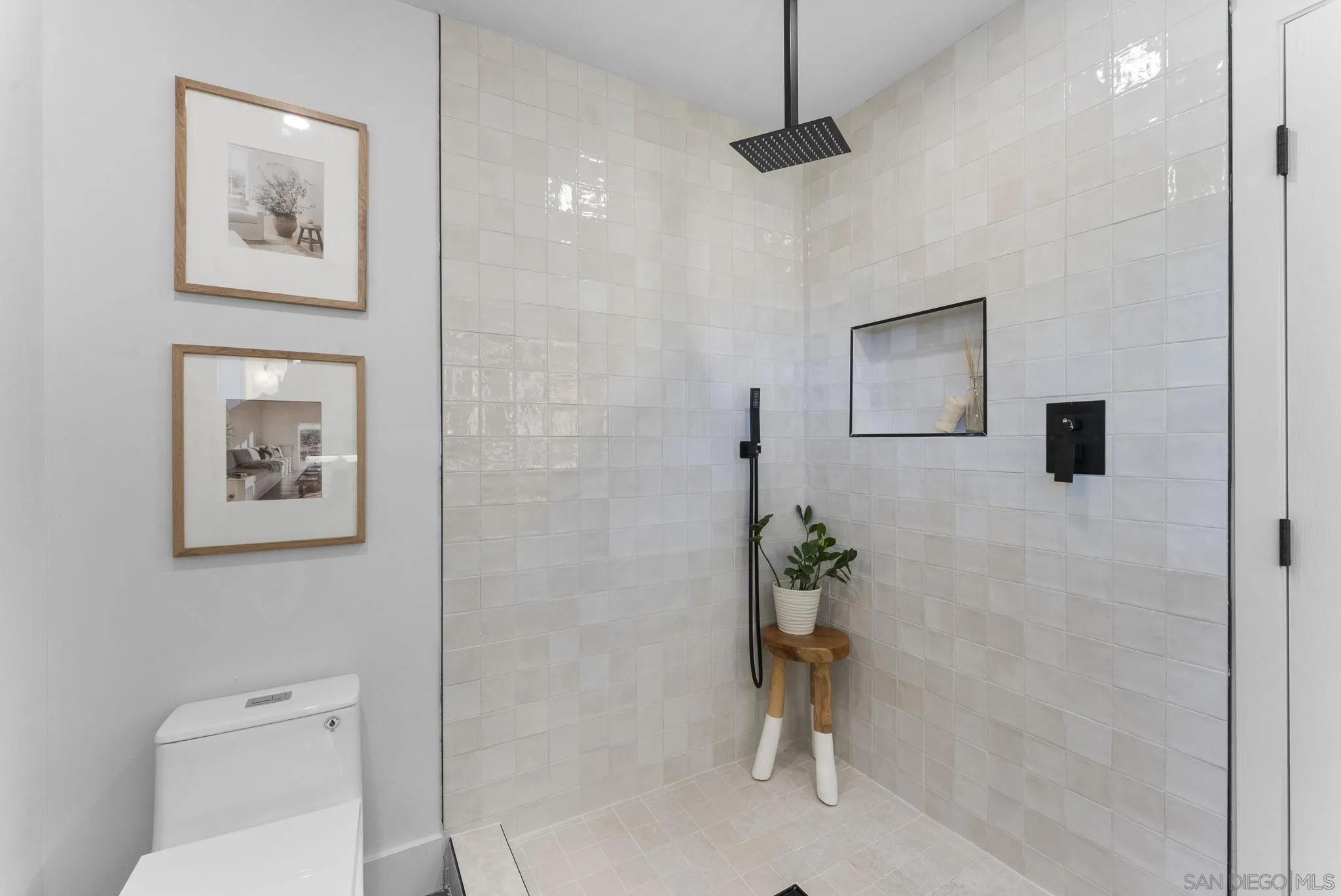 https://cdn.realtyfeed.com/cdn/127/250042019/cb9060d28dc14e1d2363cccada7e02e4.webp