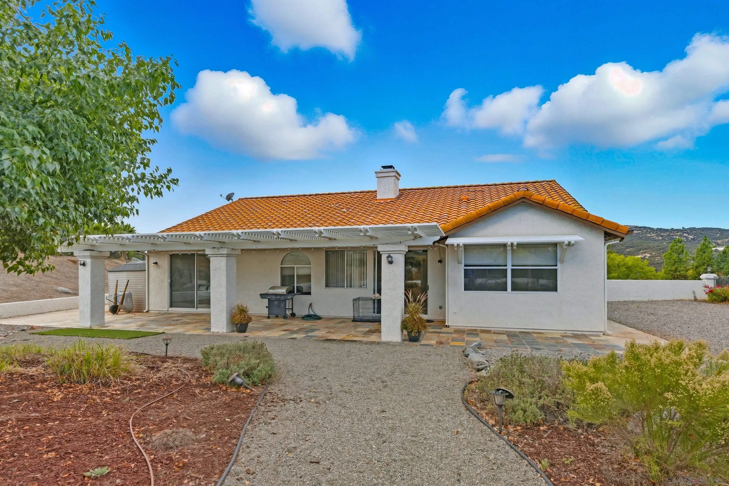 https://cdn.realtyfeed.com/cdn/127/250042020/5c103cf55286850c59844752d0790ed4.webp