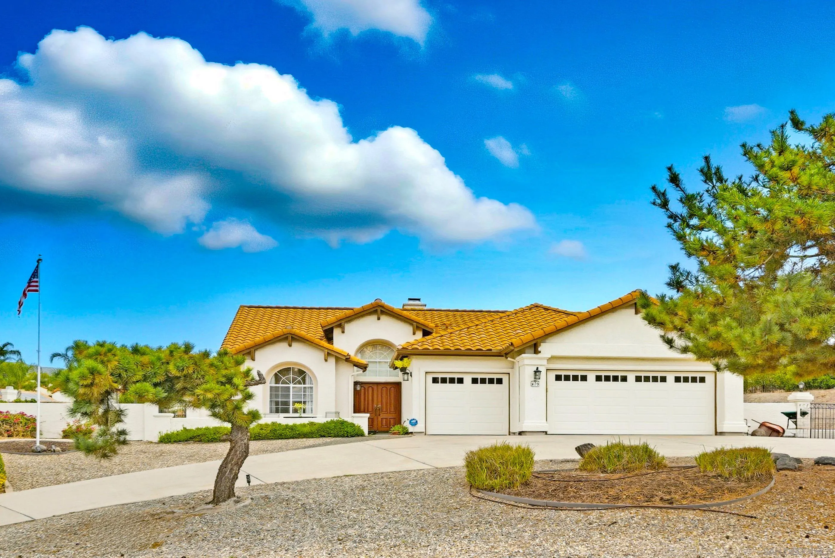 https://cdn.realtyfeed.com/cdn/127/250042020/ed470e7957081cefe57cbc5839924918.webp