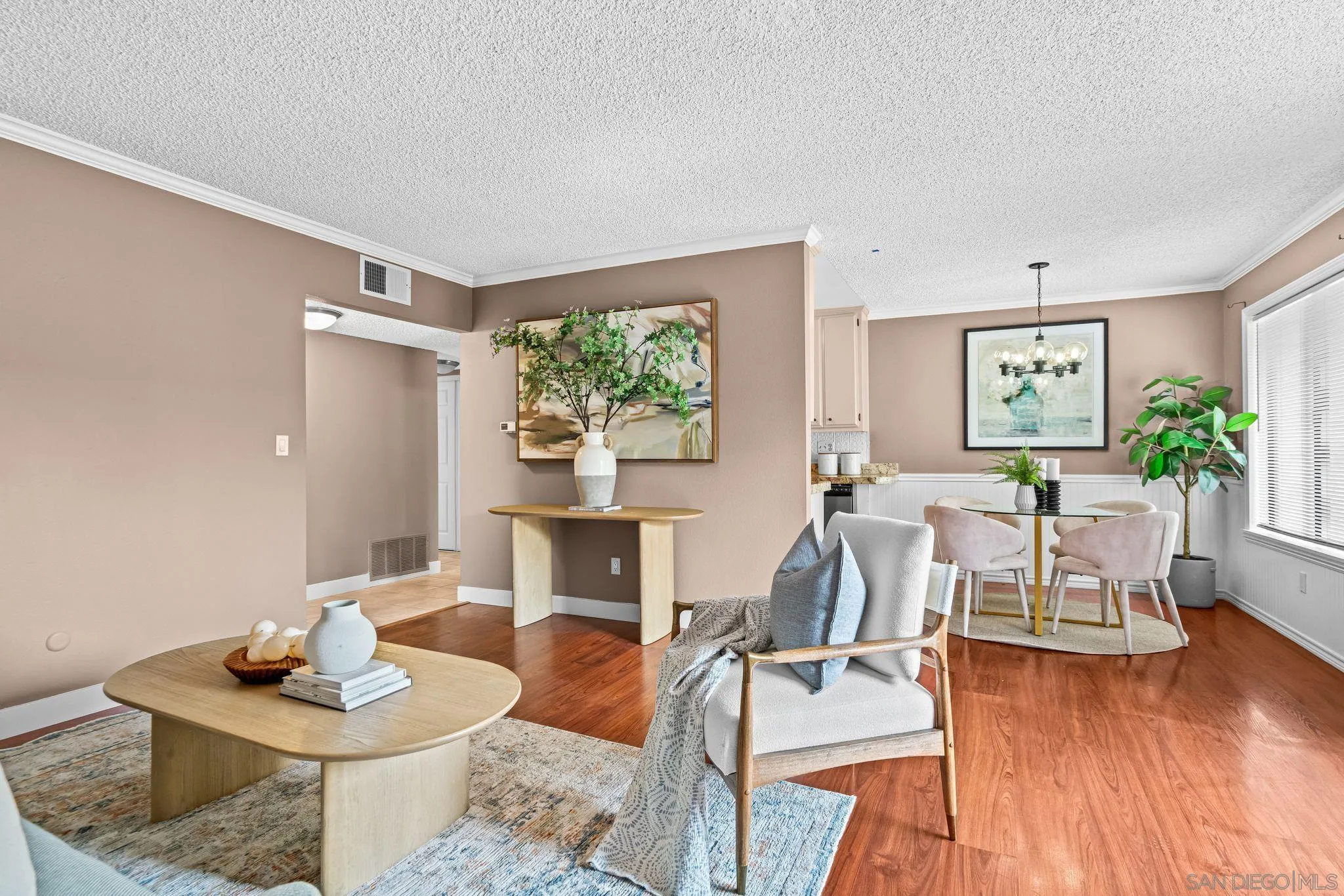 https://cdn.realtyfeed.com/cdn/127/250042021/a7c1fa52f26e231f7af26a1fc95b8f68.webp