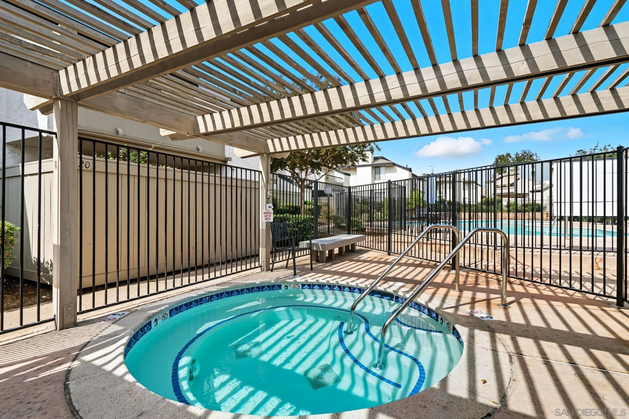 https://cdn.realtyfeed.com/cdn/127/250042021/b9e9992721ae509045d64c60caf64b42.webp