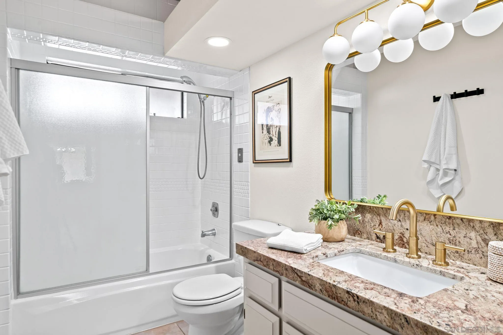 https://cdn.realtyfeed.com/cdn/127/250042021/cc094d5ffe0970d41a5ef4778a59a10d.webp