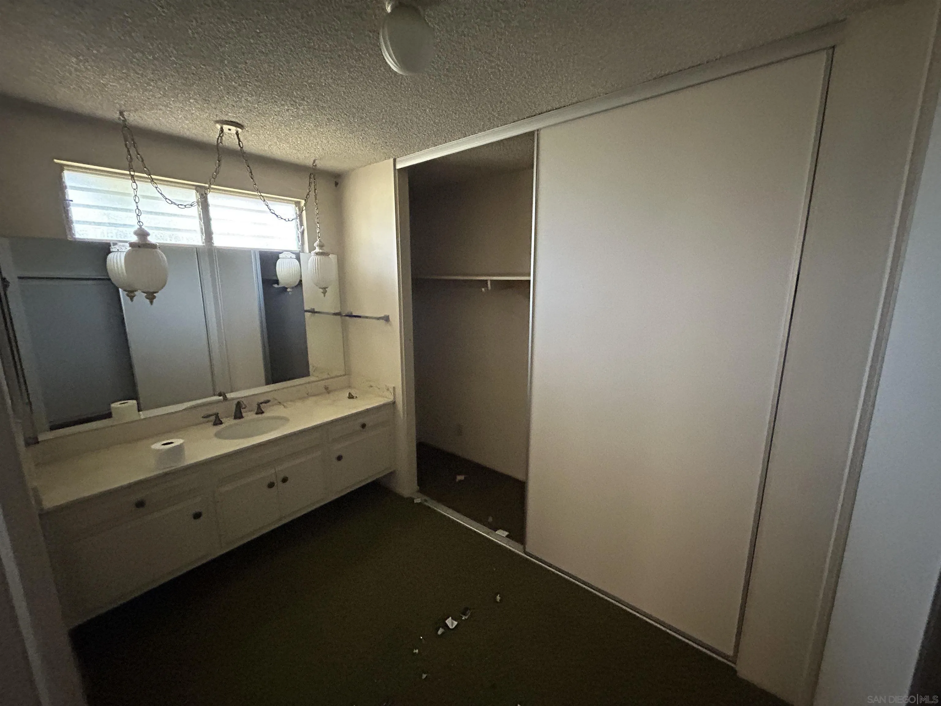 https://cdn.realtyfeed.com/cdn/127/250042022/46cdcc2943b5fe8568a52a921fef72a6.webp