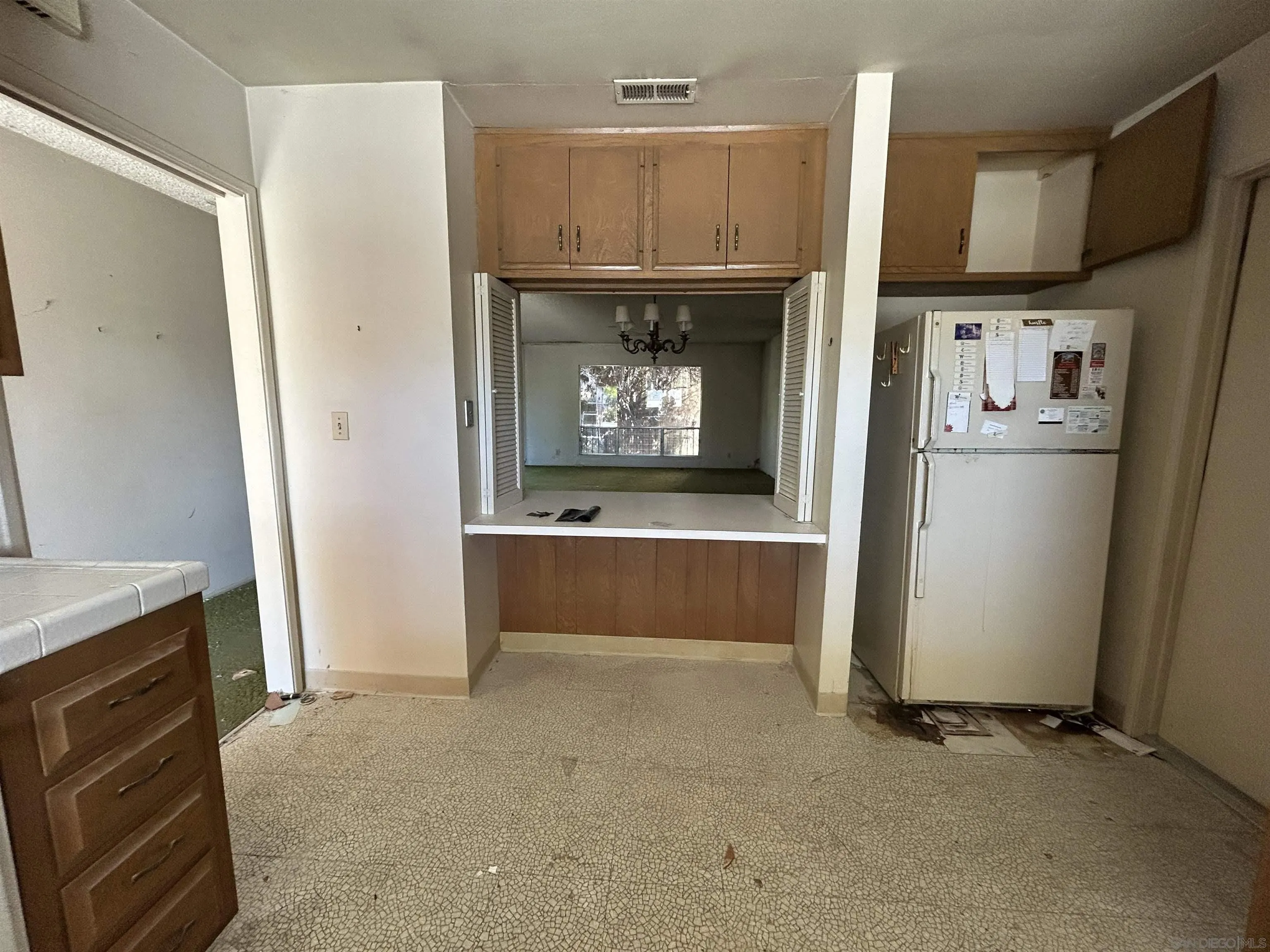 https://cdn.realtyfeed.com/cdn/127/250042022/ea966d4d420a1e6c5ee19999aaba97dc.webp
