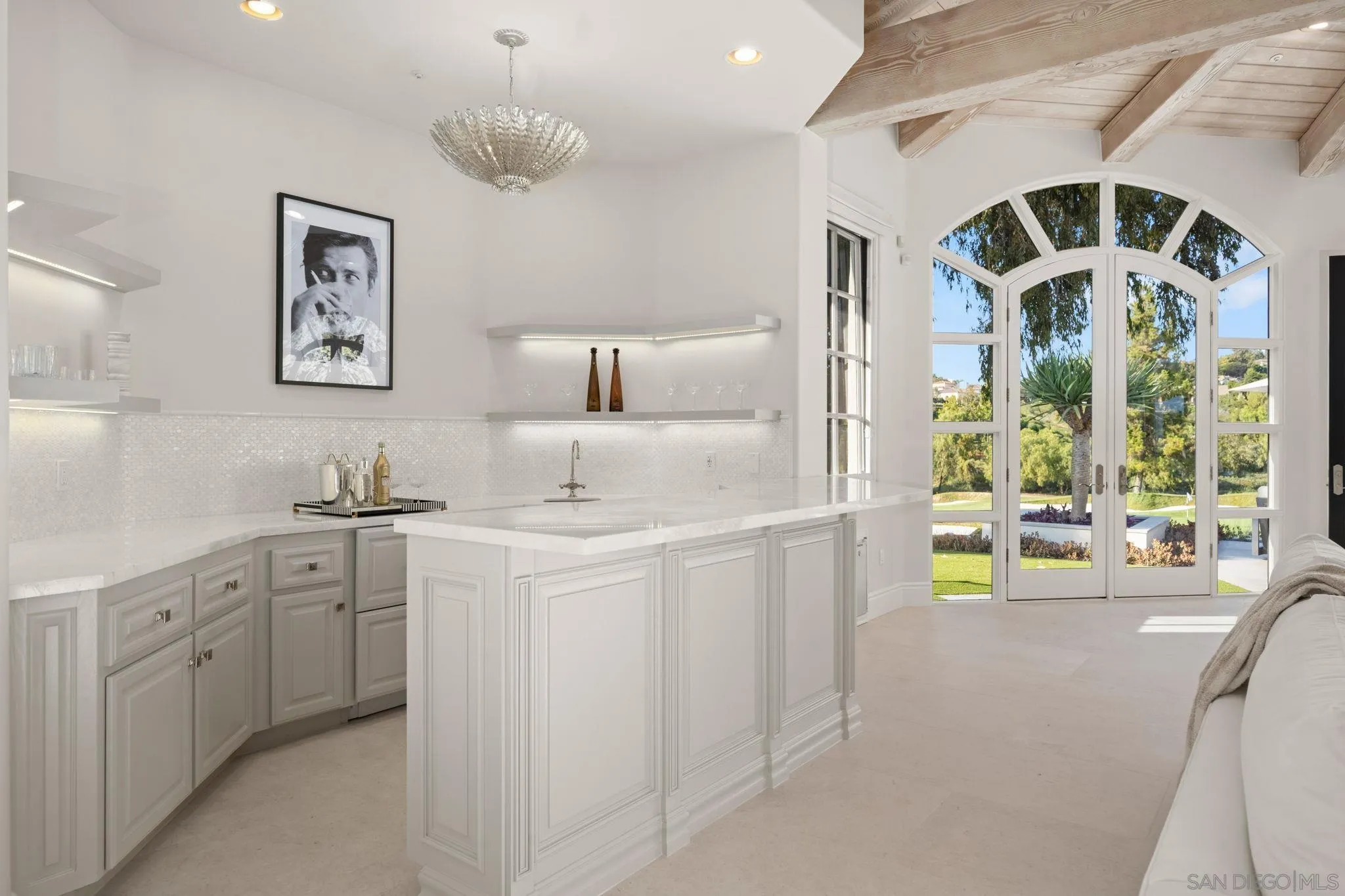 https://cdn.realtyfeed.com/cdn/127/250042023/755f37d360939523d2899d44a3165b51.webp