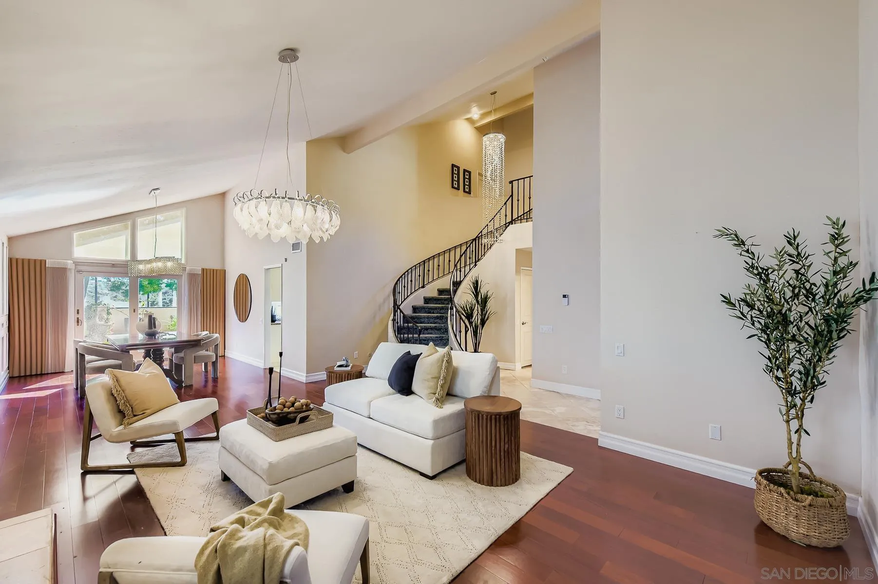 https://cdn.realtyfeed.com/cdn/127/250042027/eede7b5e6d4c2da9d99b5f9a2966d6d2.webp