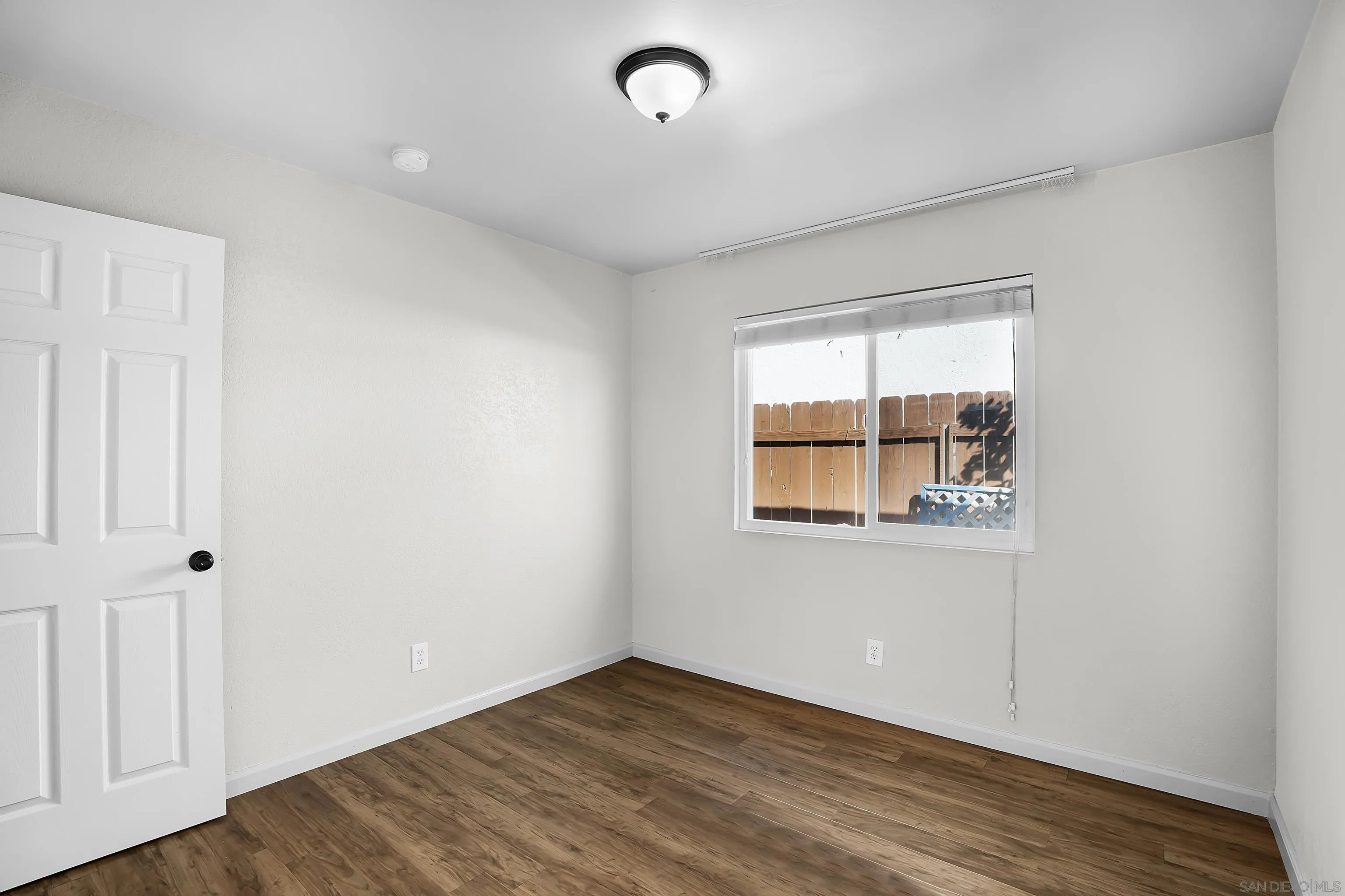 https://cdn.realtyfeed.com/cdn/127/250042029/51fd5f63474e838f9d66aa7608d68147.webp