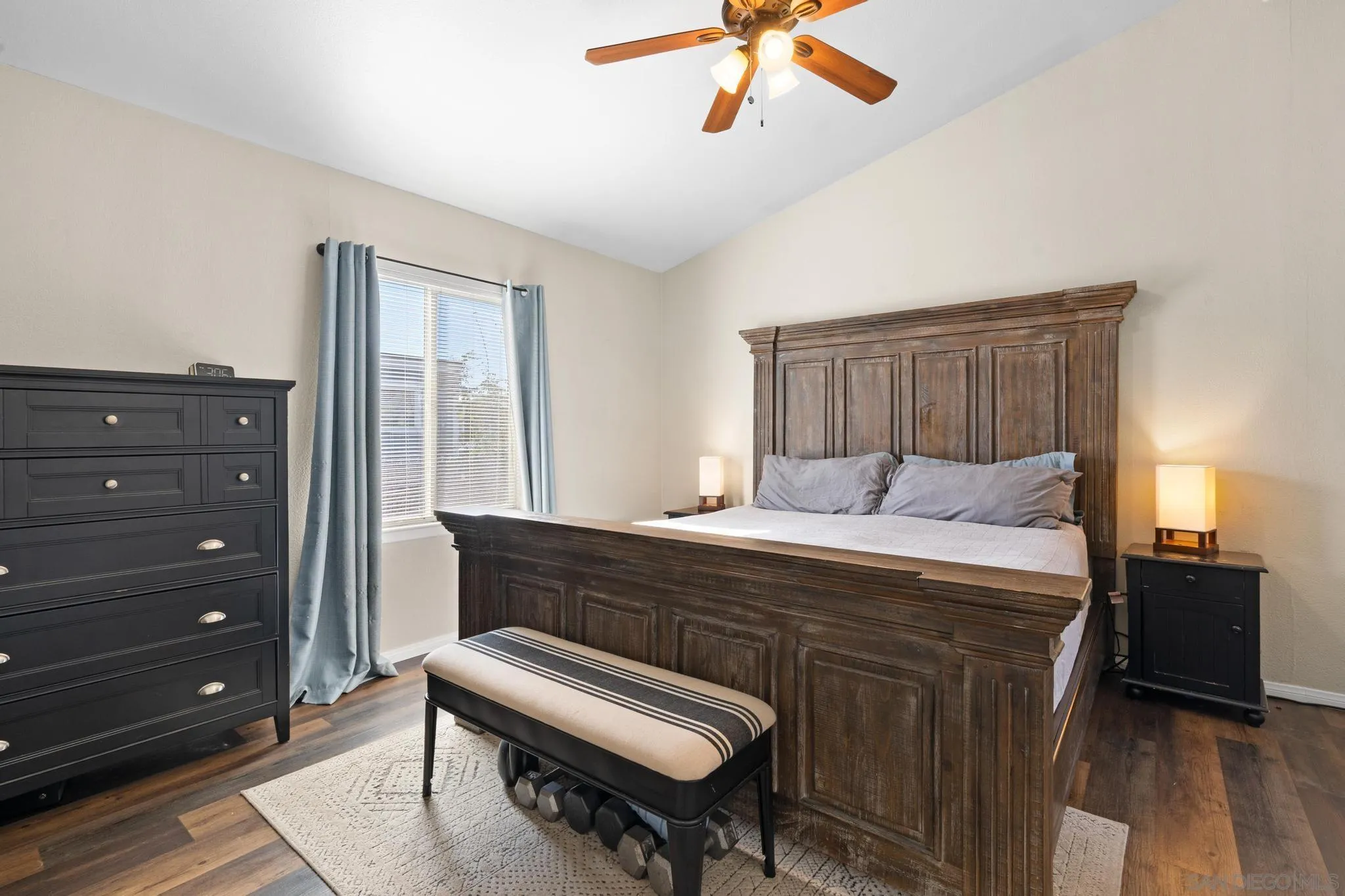 https://cdn.realtyfeed.com/cdn/127/250042031/6e4927020f621ede80bb17cb36a8a213.webp