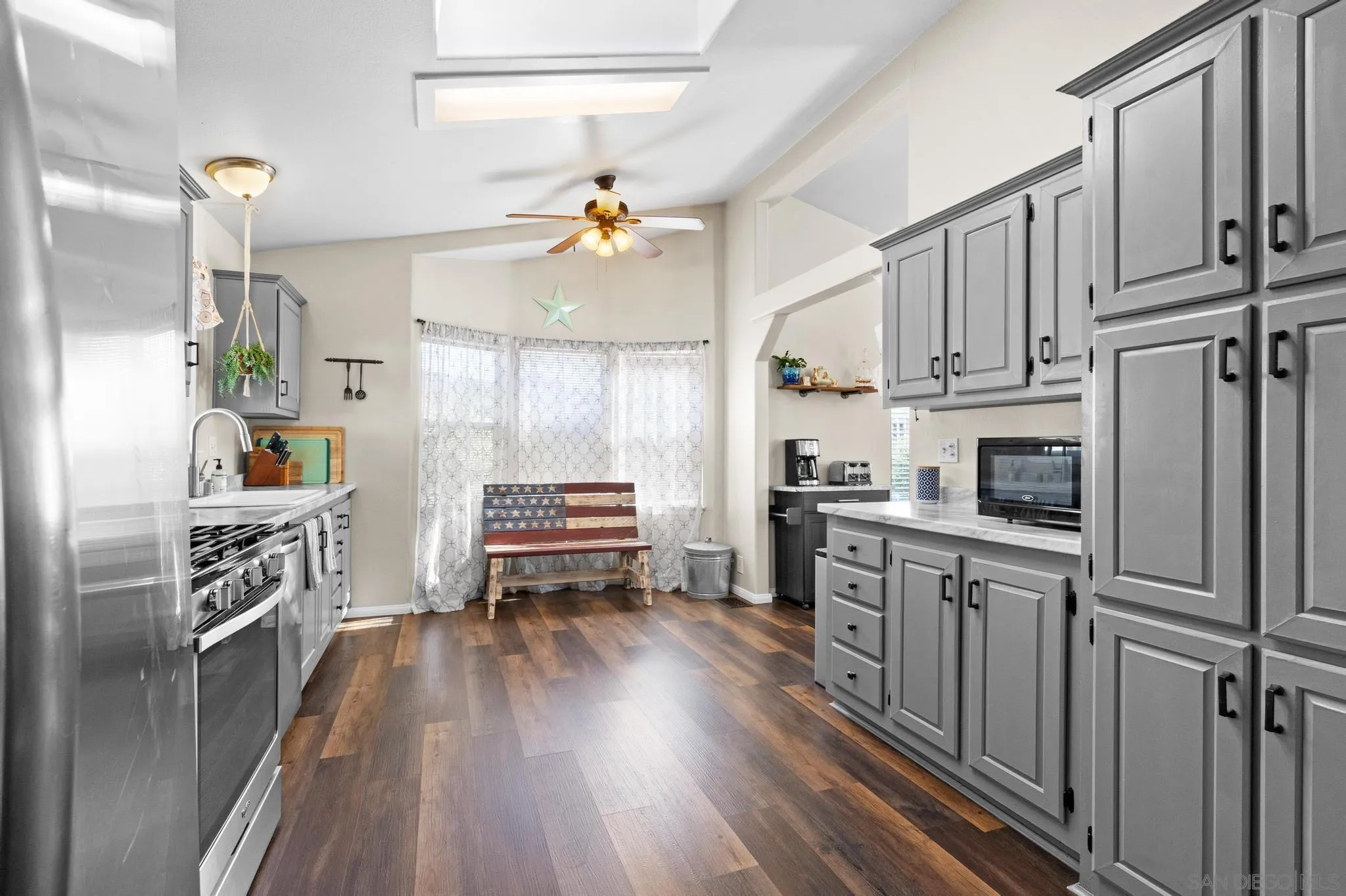 https://cdn.realtyfeed.com/cdn/127/250042031/90120fadb58cb8cb14067fc884997256.webp