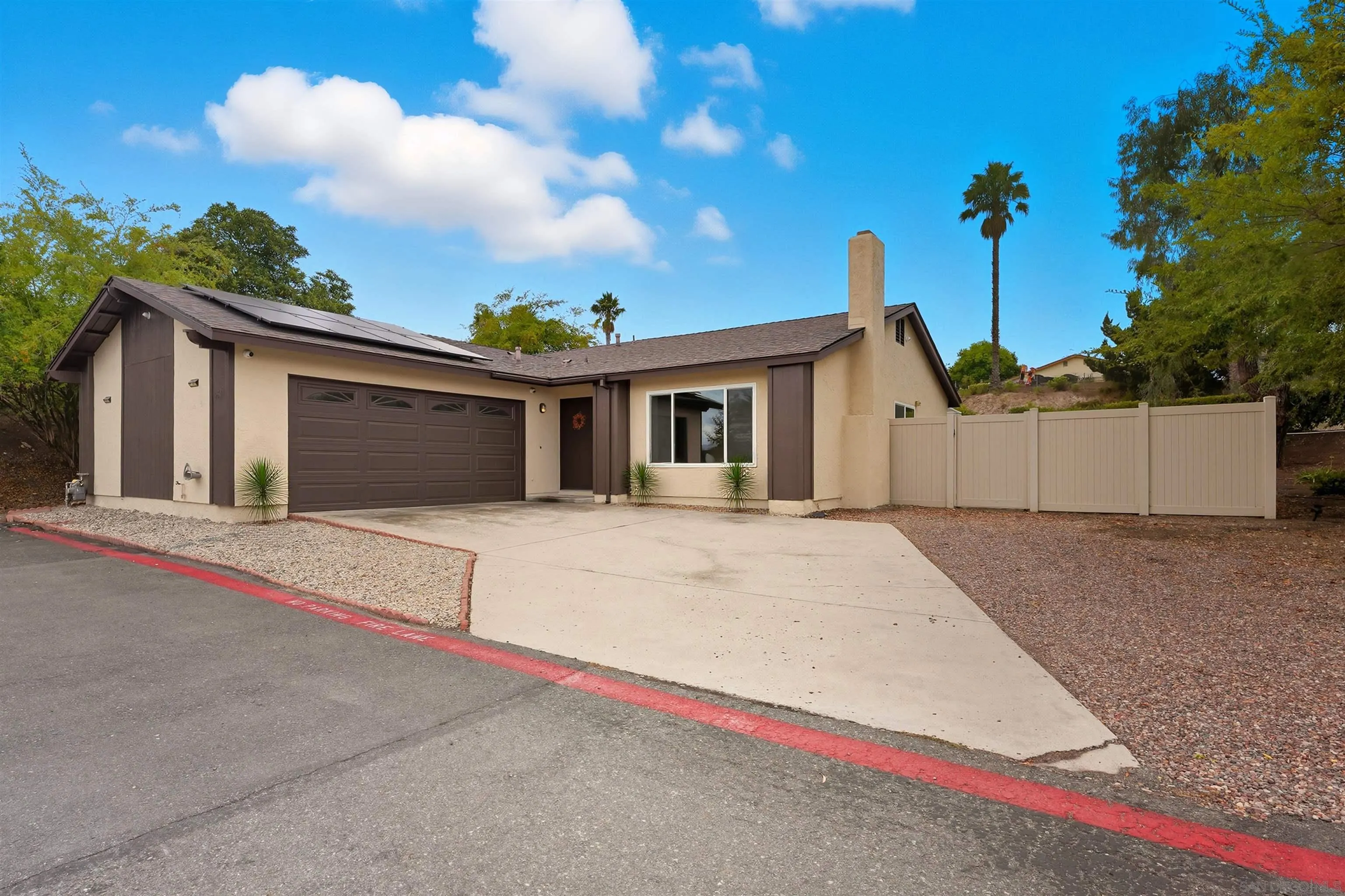 https://cdn.realtyfeed.com/cdn/127/250042032/26380f2c818ec4b8c94902ebf64f6b78.webp