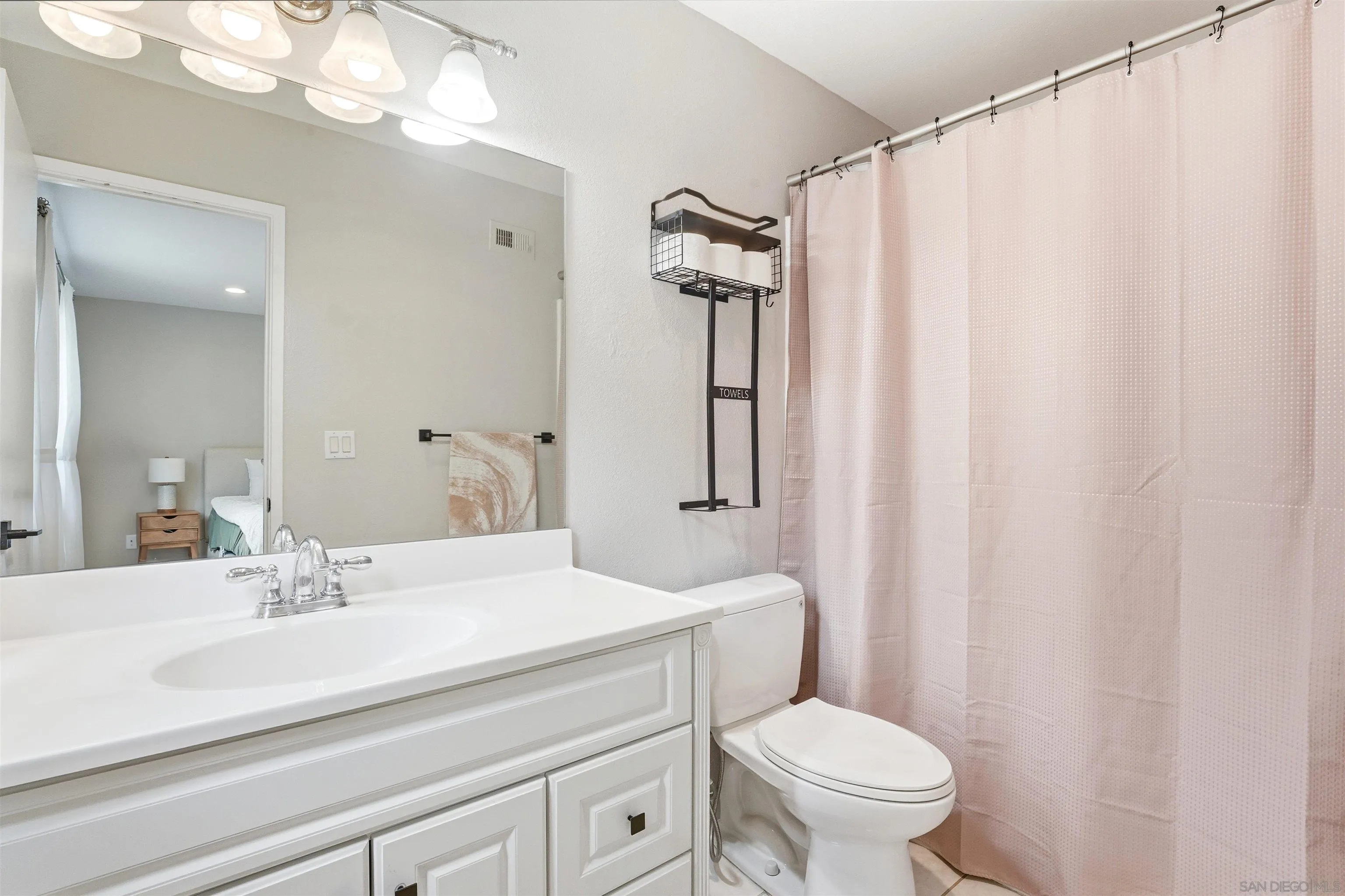 https://cdn.realtyfeed.com/cdn/127/250042032/4c180633d65dcef926cdc14a65f814df.webp