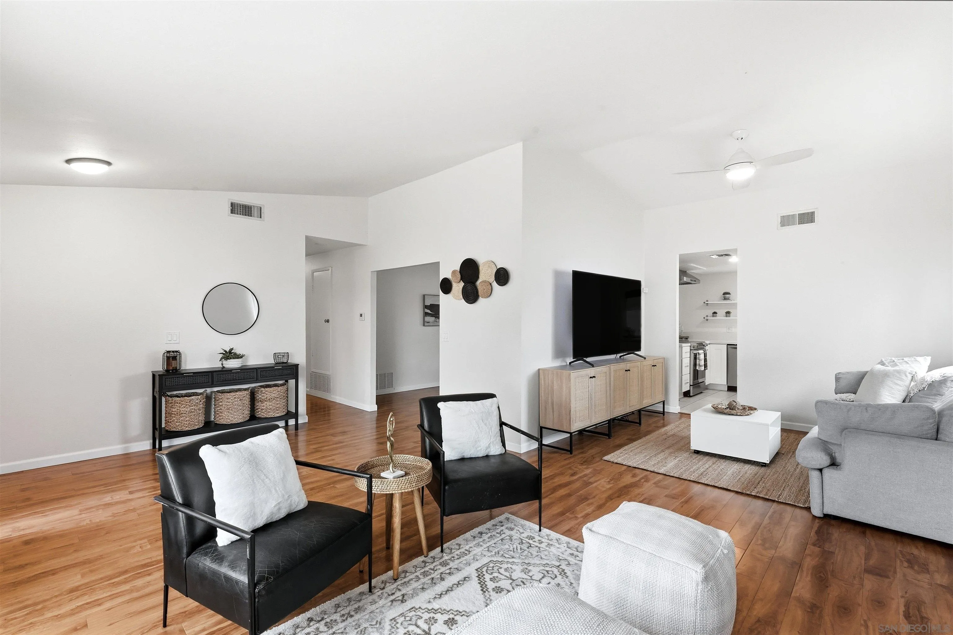https://cdn.realtyfeed.com/cdn/127/250042032/a3177c9024f7732b67d9baf77d95c34f.webp