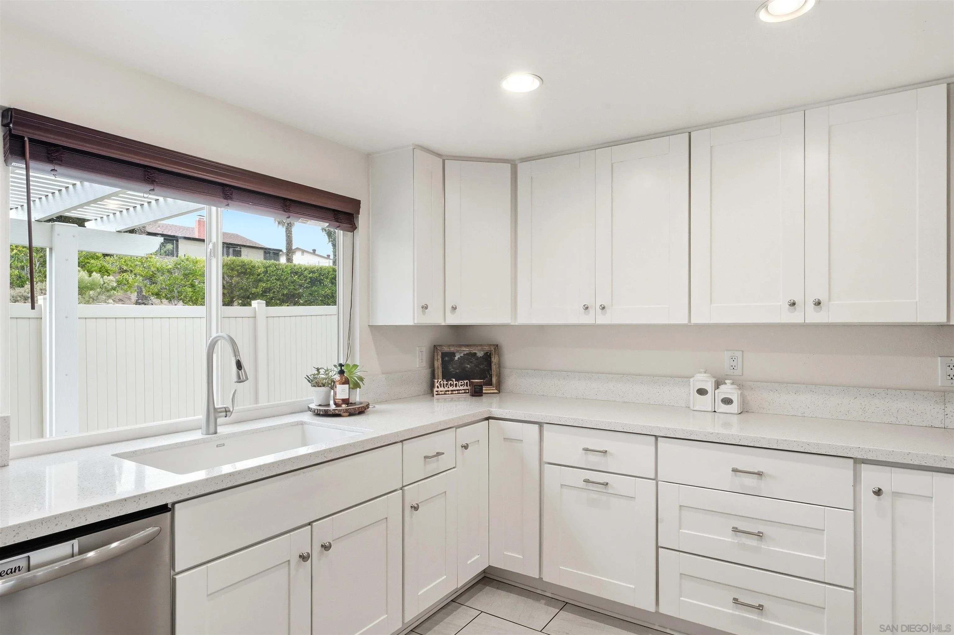 https://cdn.realtyfeed.com/cdn/127/250042032/b53cc0b96c34fbae00ada23f9a3bb129.webp