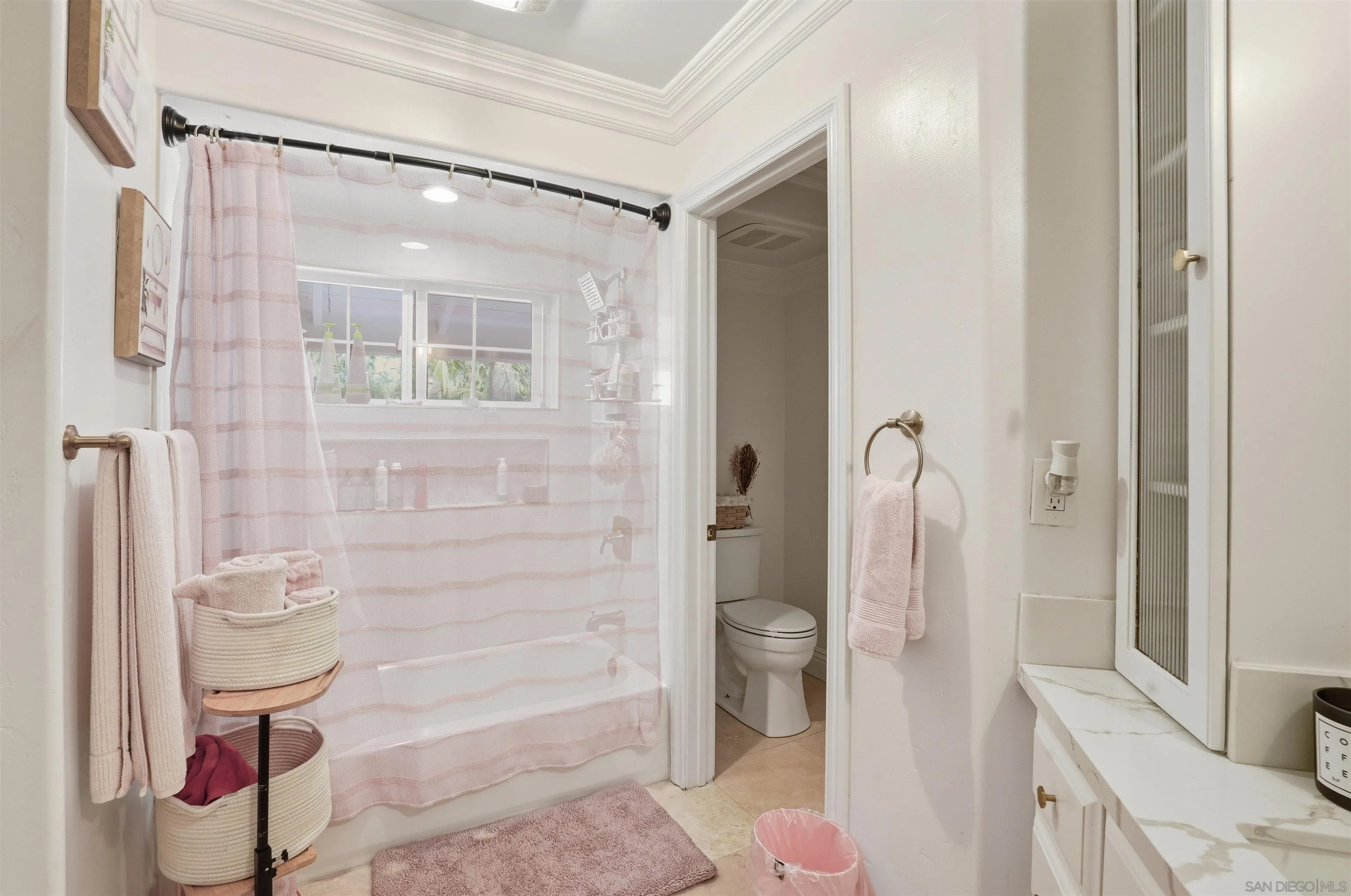 https://cdn.realtyfeed.com/cdn/127/250042033/0075bab66e4d7cf5ac194ad457e09115.webp